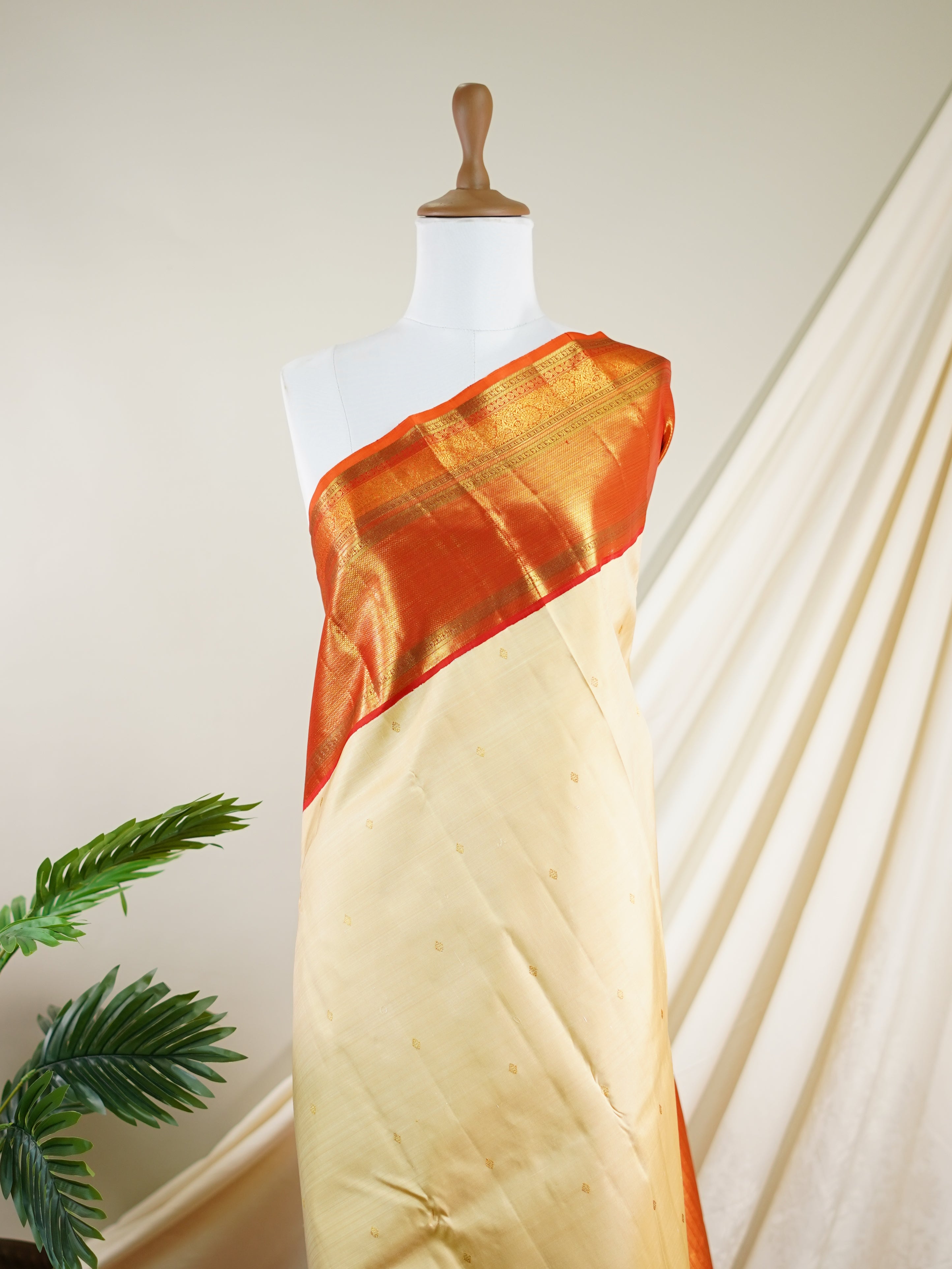 Kanchipuram Silk Cream 100% Pure Silk - Manoranjitham Weaves - Handloom Store