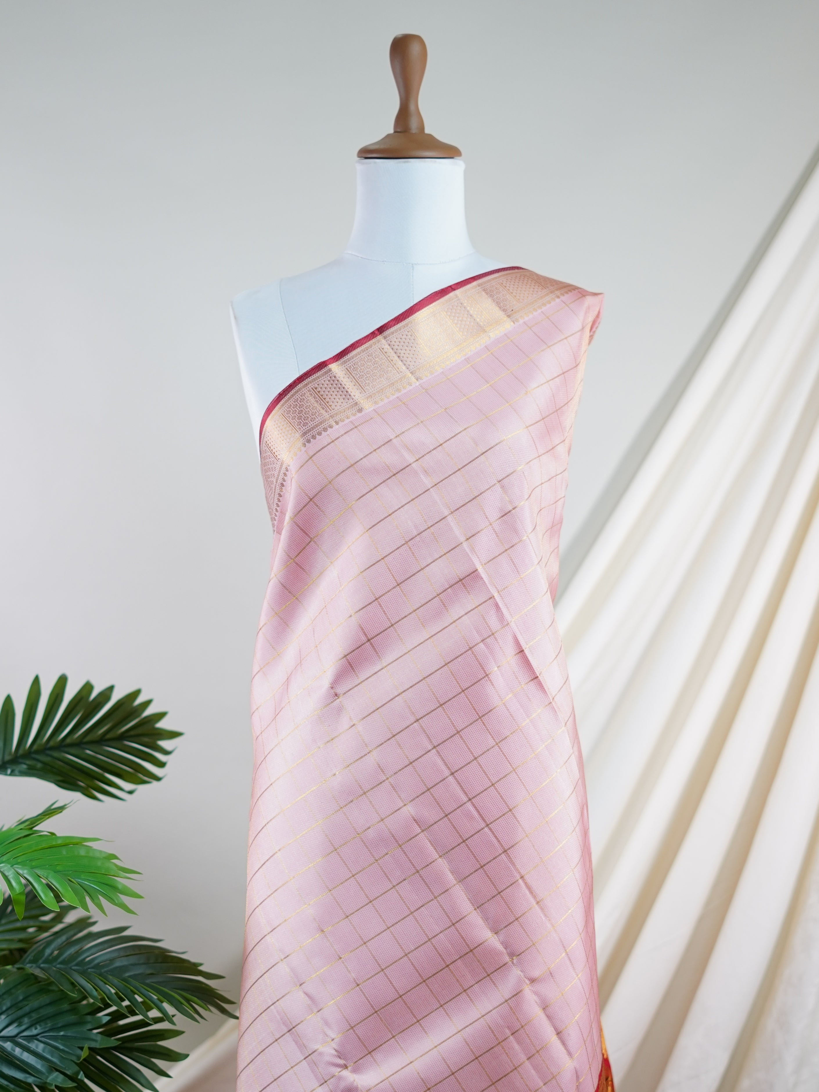 Kanchipuram Silk Red 100% Pure Silk - Manoranjitham Weaves - Handloom Store