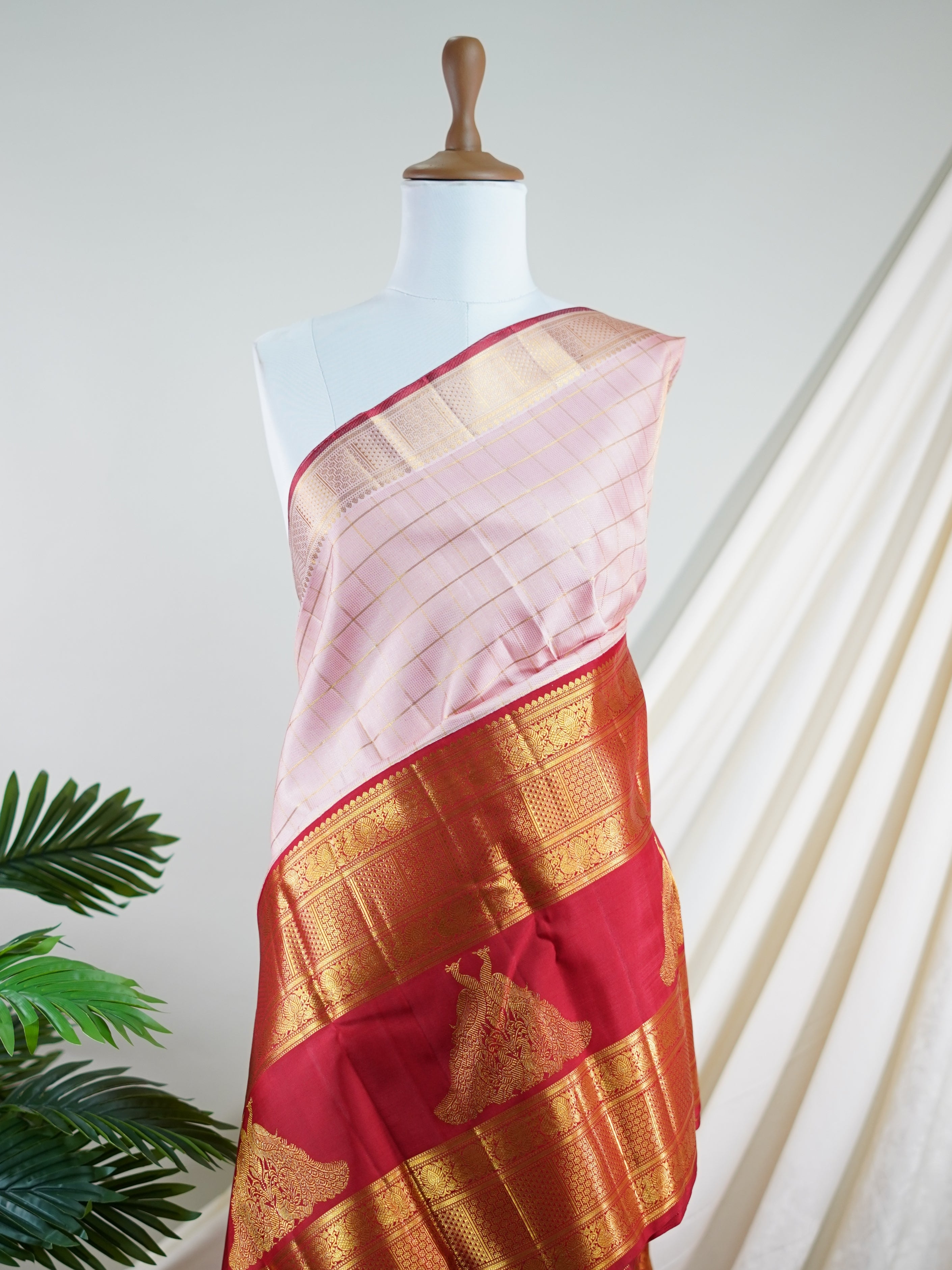 Kanchipuram Silk Red 100% Pure Silk - Manoranjitham Weaves - Handloom Store