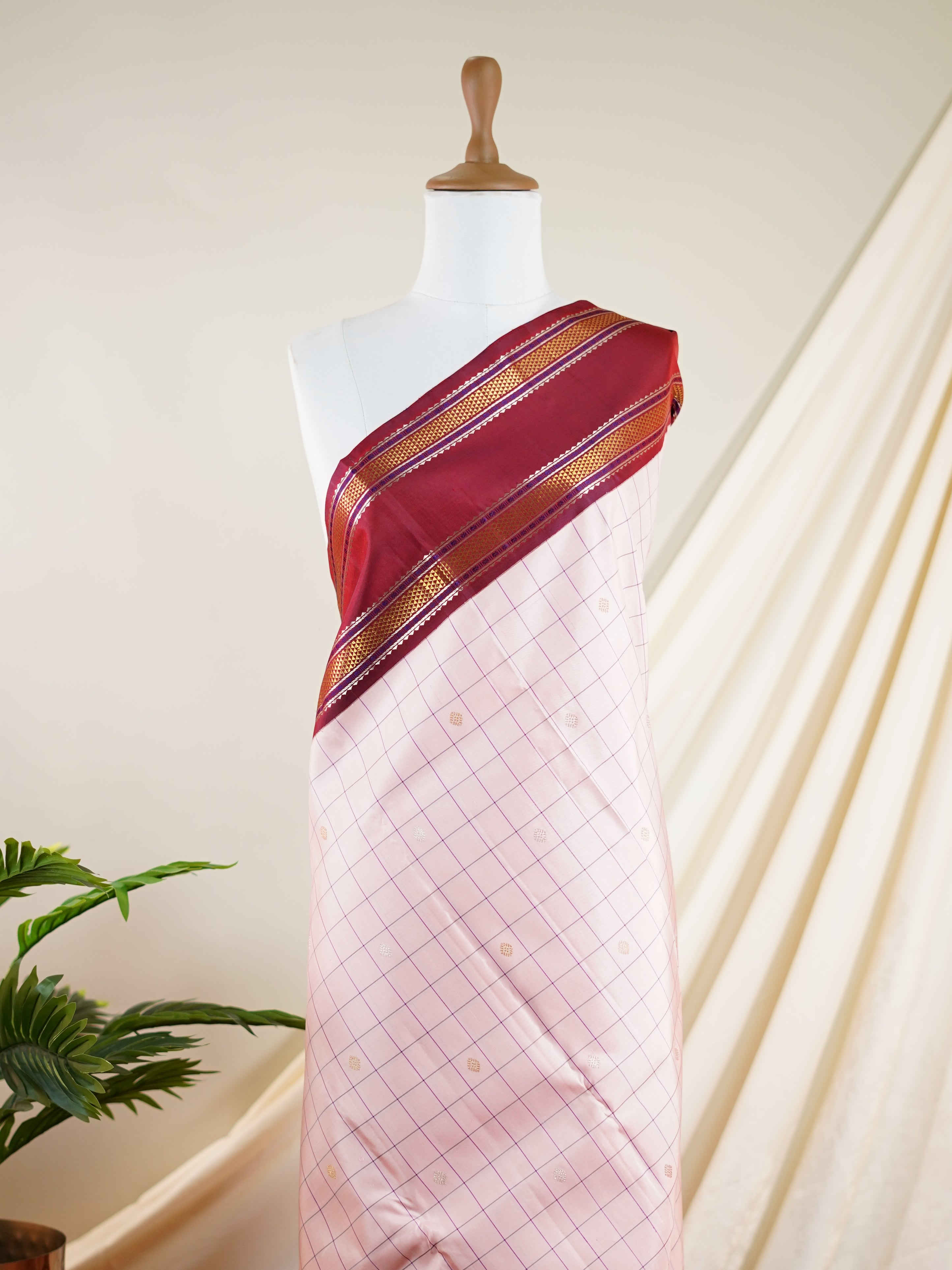 Kanchipuram Silk Pink 100% Pure Silk - Manoranjitham Weaves - Handloom Store