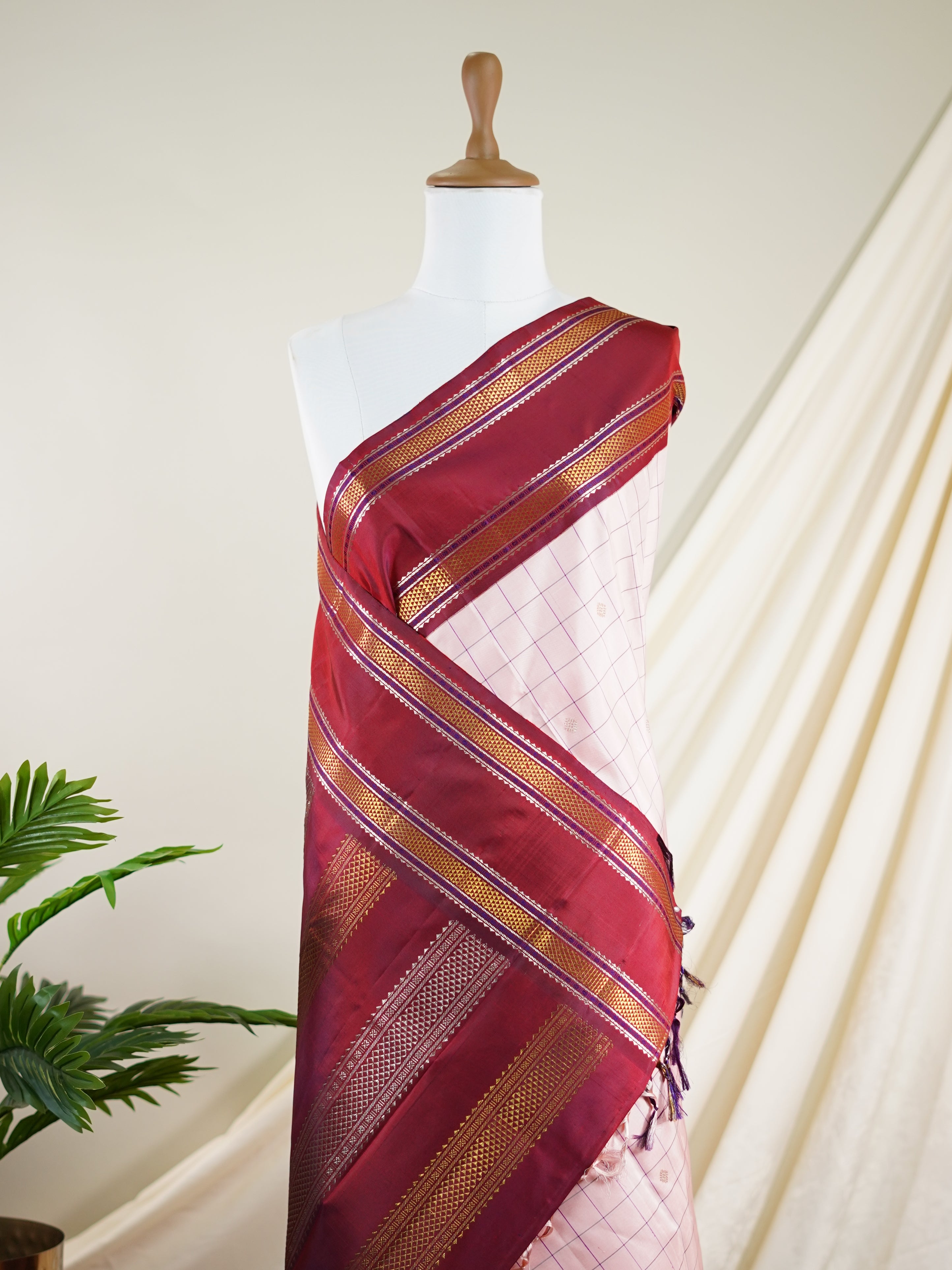 Kanchipuram Silk Pink 100% Pure Silk - Manoranjitham Weaves - Handloom Store