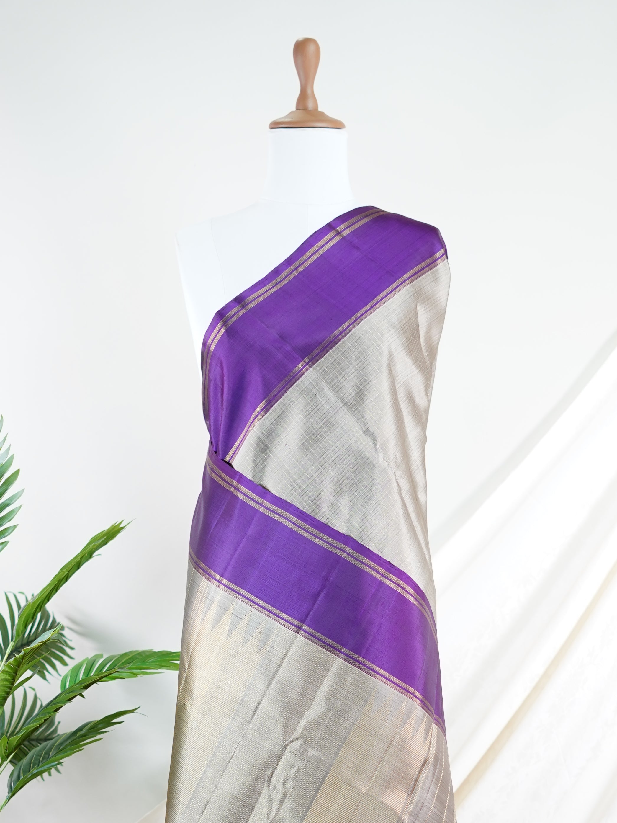 Kanchipuram Silk Grey 100% Pure Silk - Manoranjitham Weaves - Handloom Store