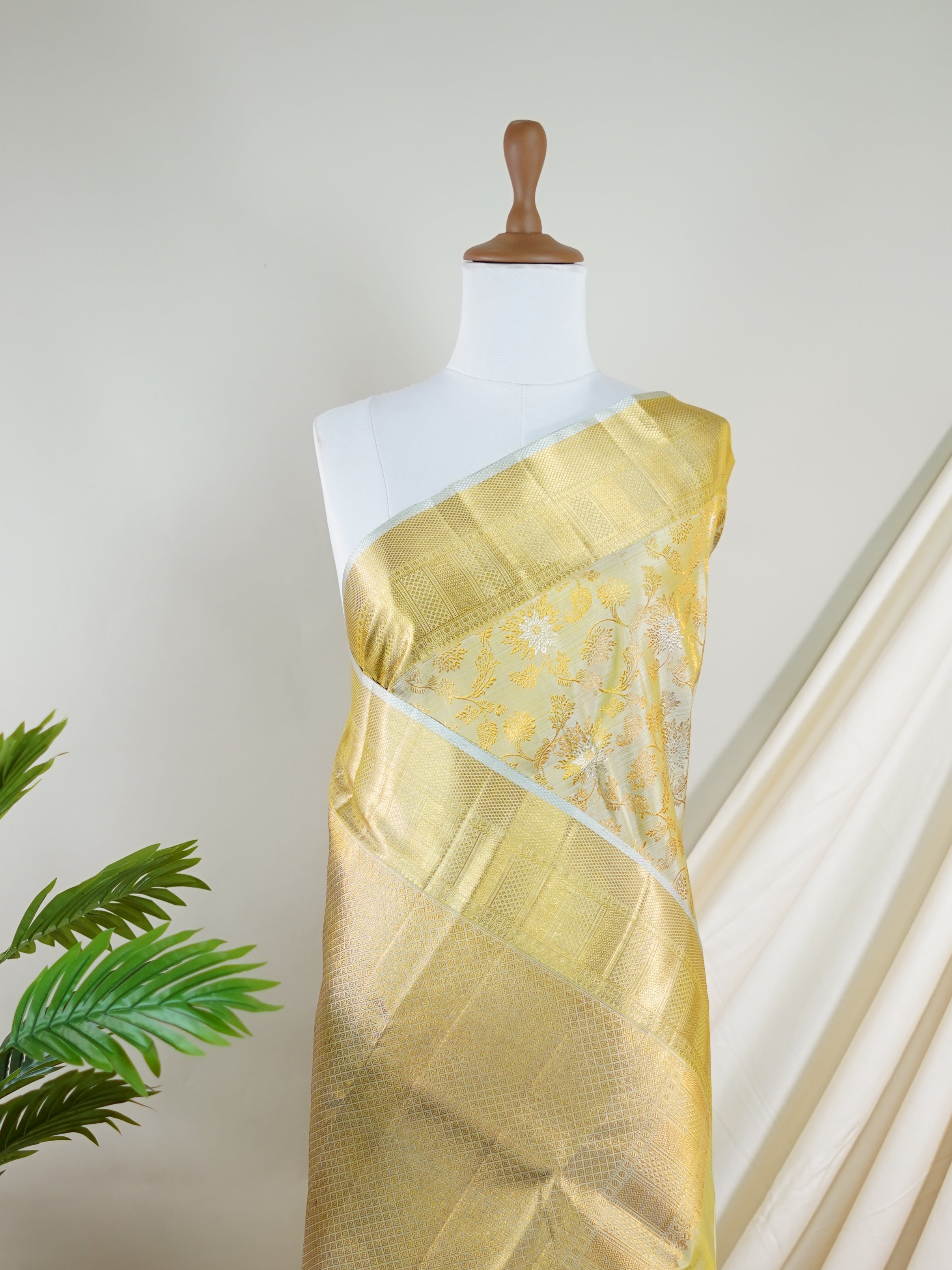 Kanchipuram Silk Light Yellow 100% Pure Silk - Manoranjitham Weaves - Handloom Store
