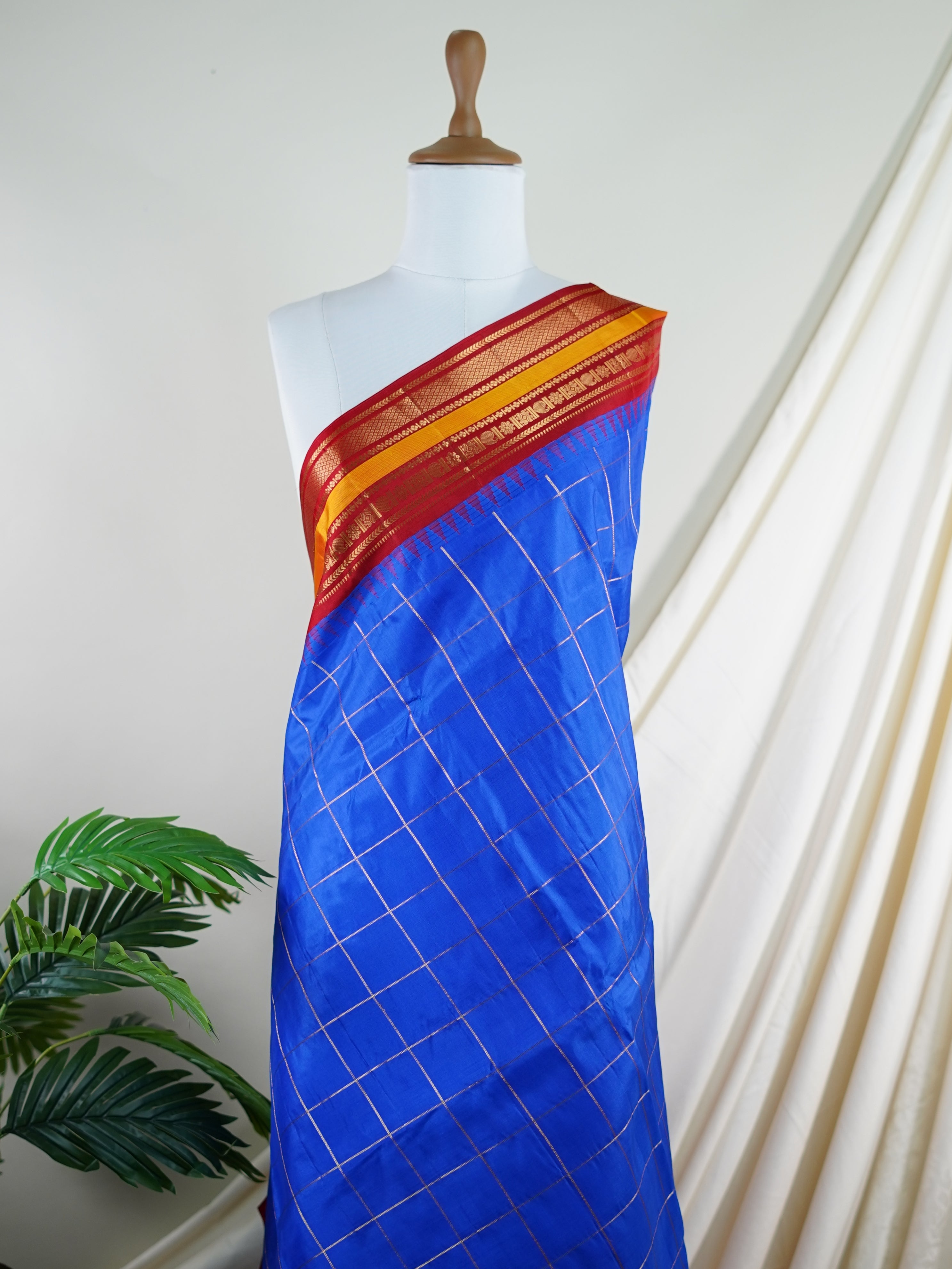 Gadwal Silk Blue 100% Pure Silk - Manoranjitham Weaves - Handloom Store