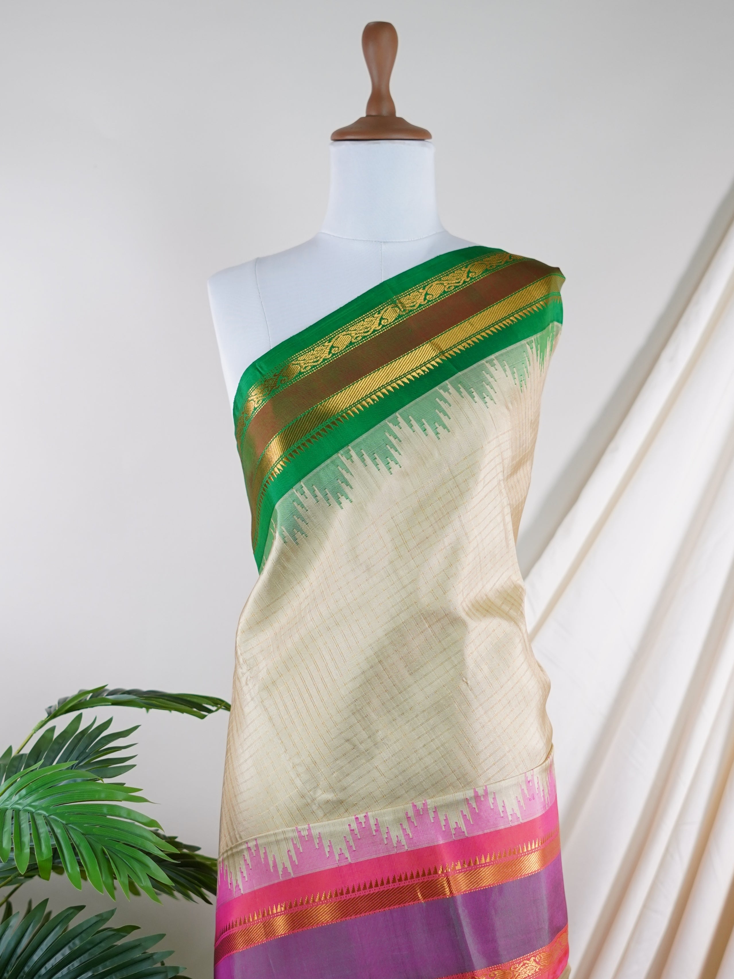 Gadwal Silk 100% Pure Silk - Manoranjitham Weaves - Handloom Store