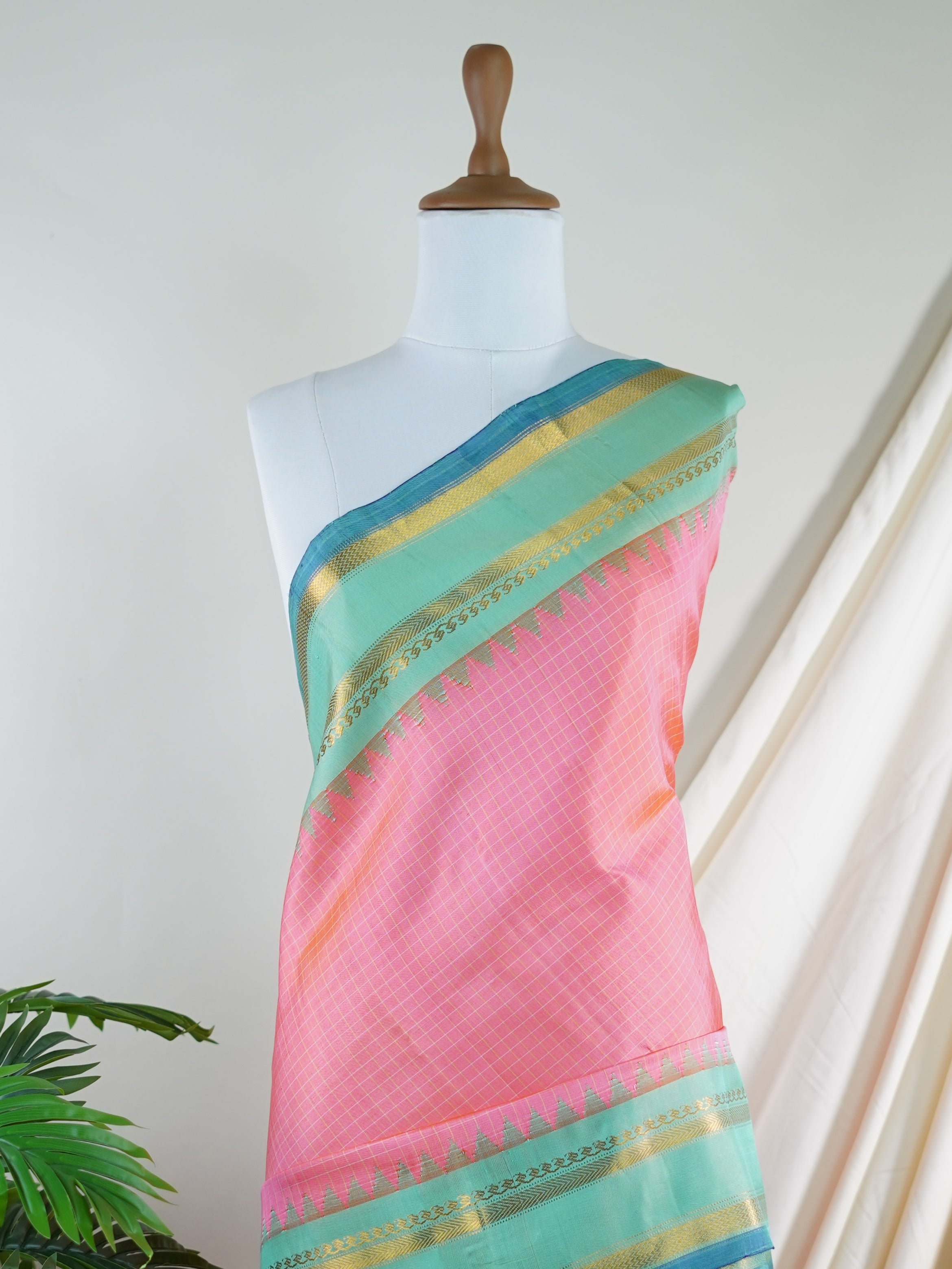 Gadwal Silk 100% Pure Silk - Manoranjitham Weaves - Handloom Store