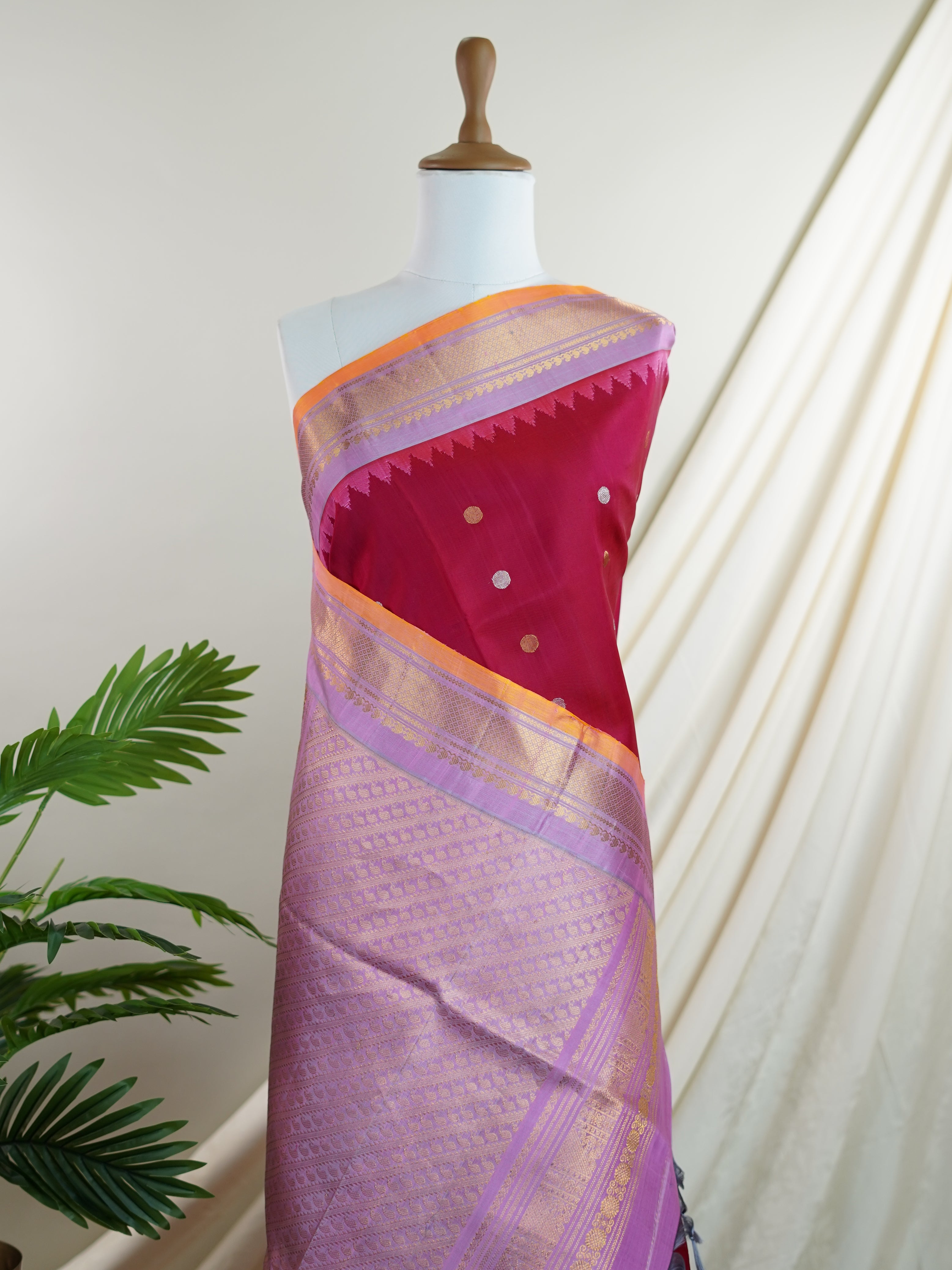 Gadwal Silk 100% Pure Silk - Manoranjitham Weaves - Handloom Store
