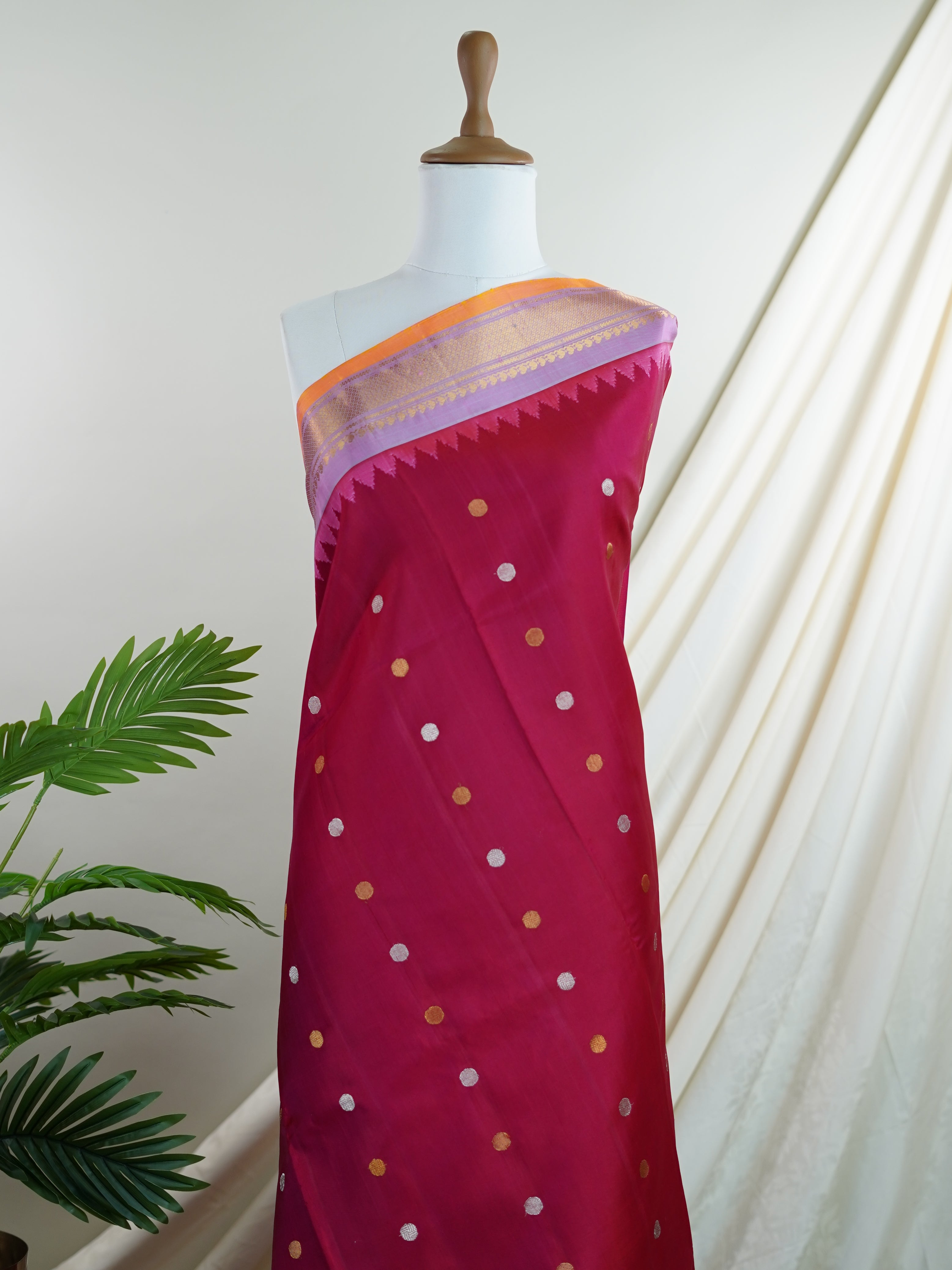 Gadwal Silk 100% Pure Silk - Manoranjitham Weaves - Handloom Store