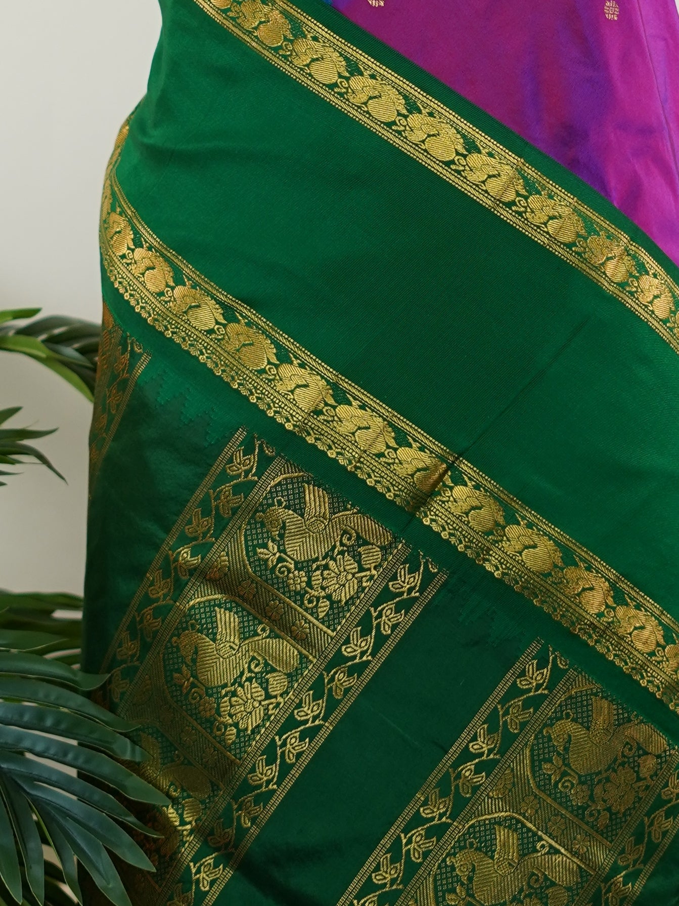 Narayanpet Megenta 100% Pure Silk - Manoranjitham Weaves - Handloom Store