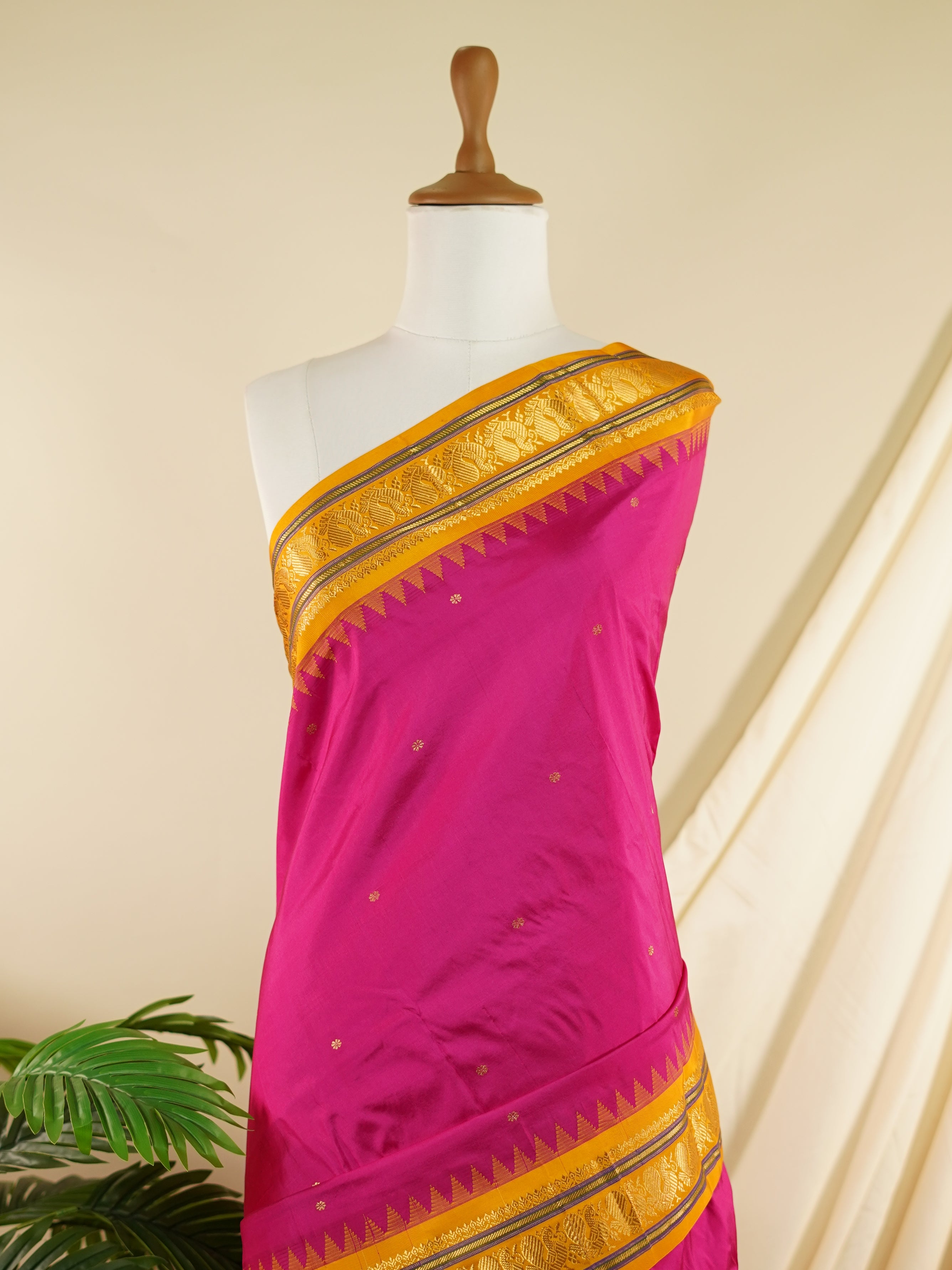 Narayanpet Pink 100% Pure Silk - Manoranjitham Weaves - Handloom Store