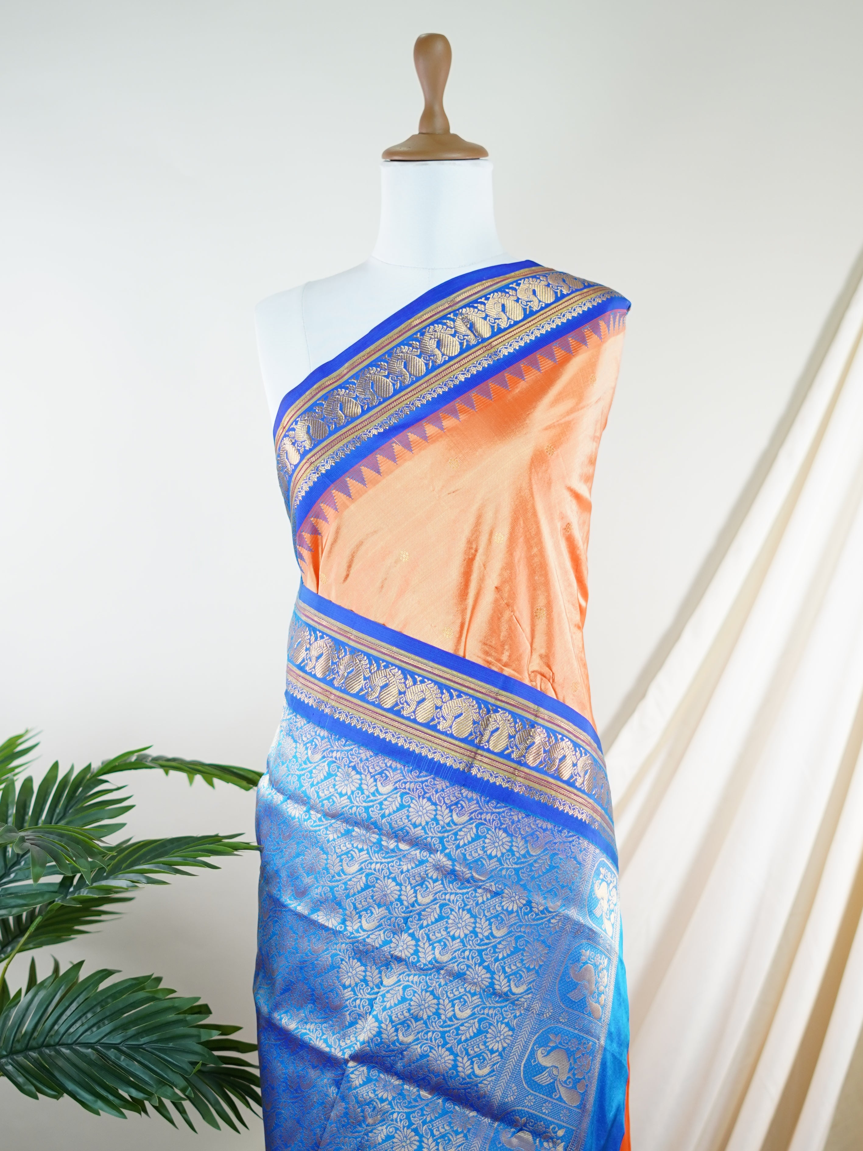 Narayanpet Orange 100% Pure Silk - Manoranjitham Weaves - Handloom Store