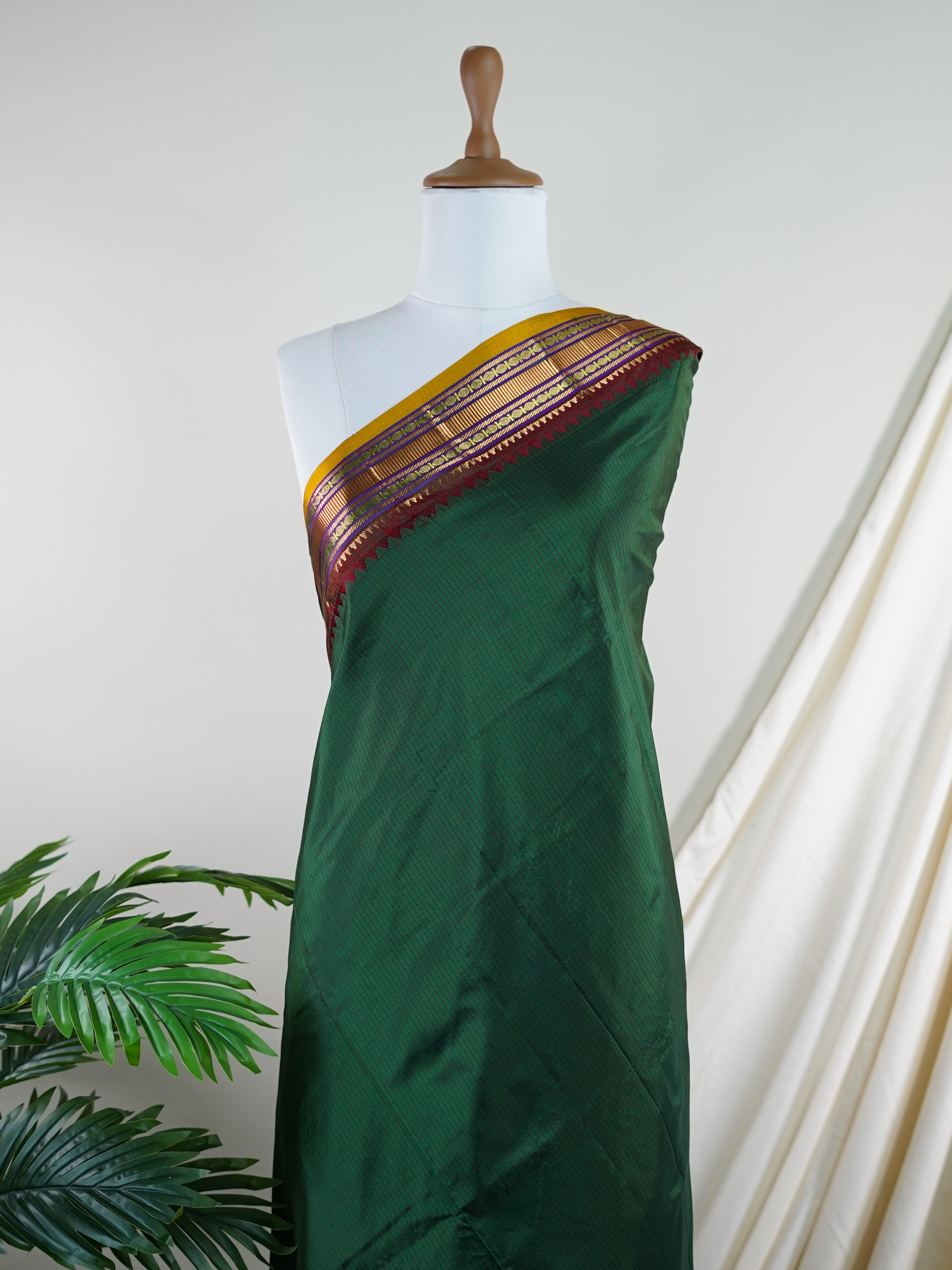 Narayanpet Bottle Green 100% Pure Silk - Manoranjitham Weaves - Handloom Store