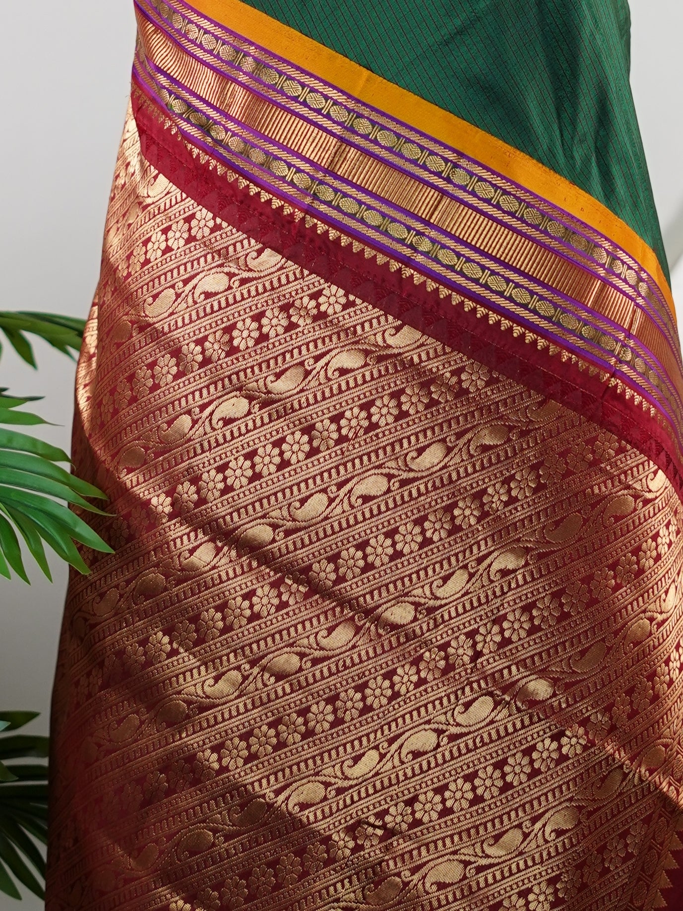 Narayanpet Bottle Green 100% Pure Silk - Manoranjitham Weaves - Handloom Store
