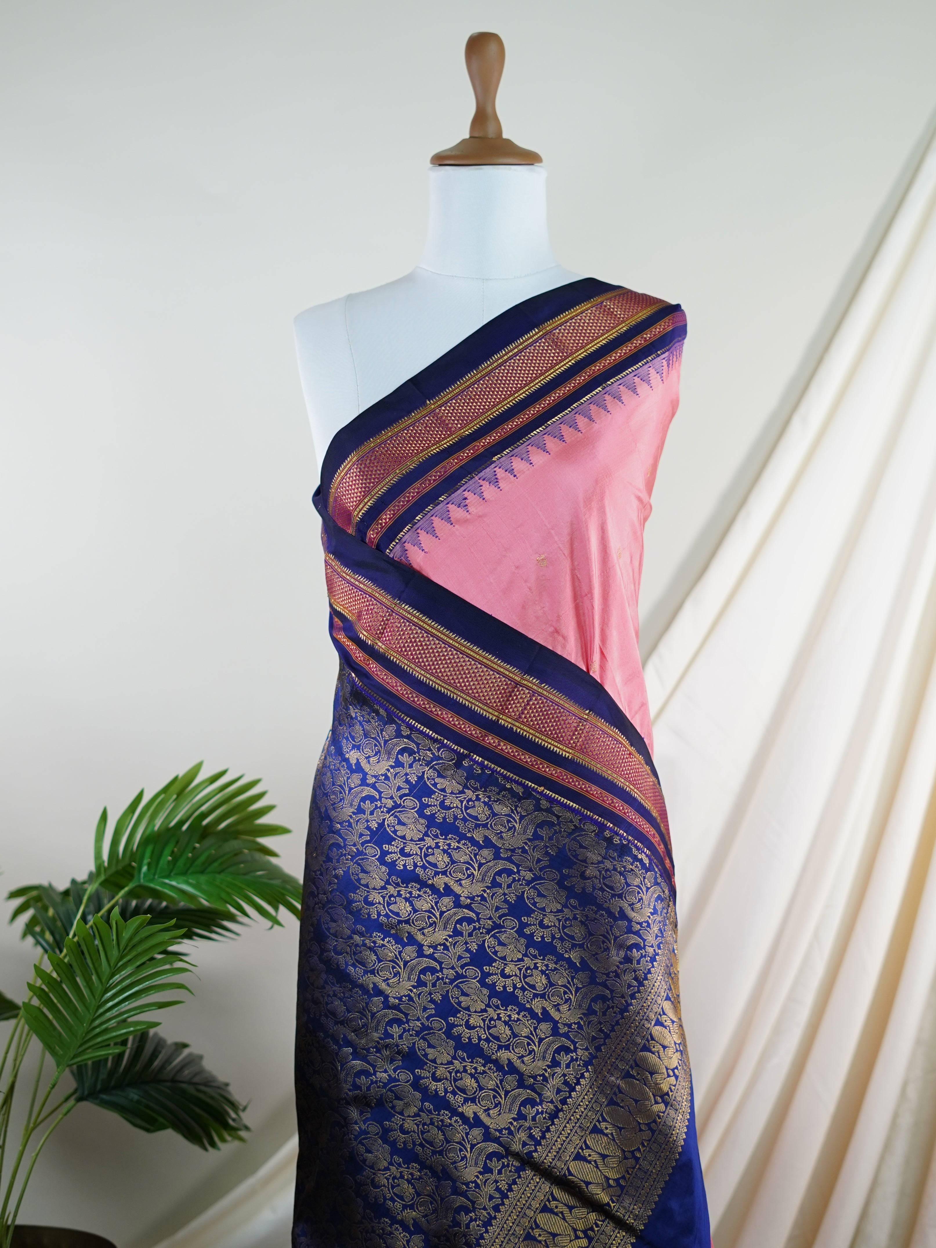 Narayanpet Baby Pink 100% Pure Silk - Manoranjitham Weaves - Handloom Store