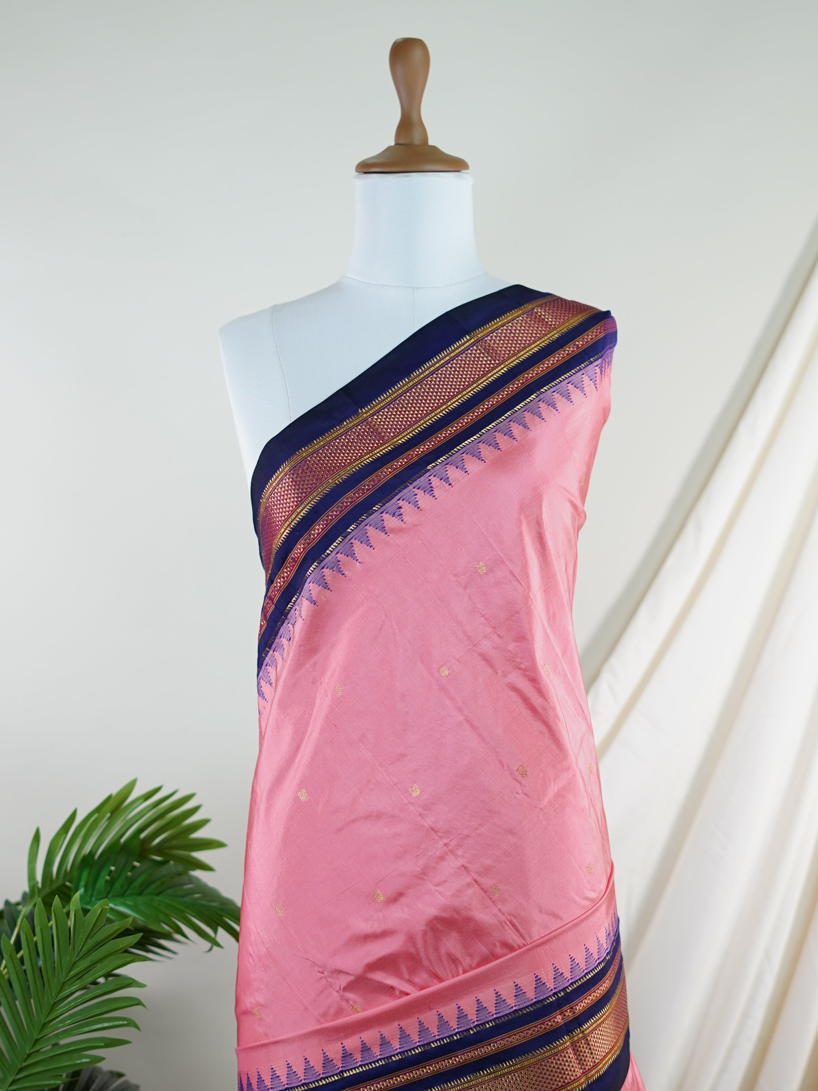 Narayanpet Baby Pink 100% Pure Silk - Manoranjitham Weaves - Handloom Store