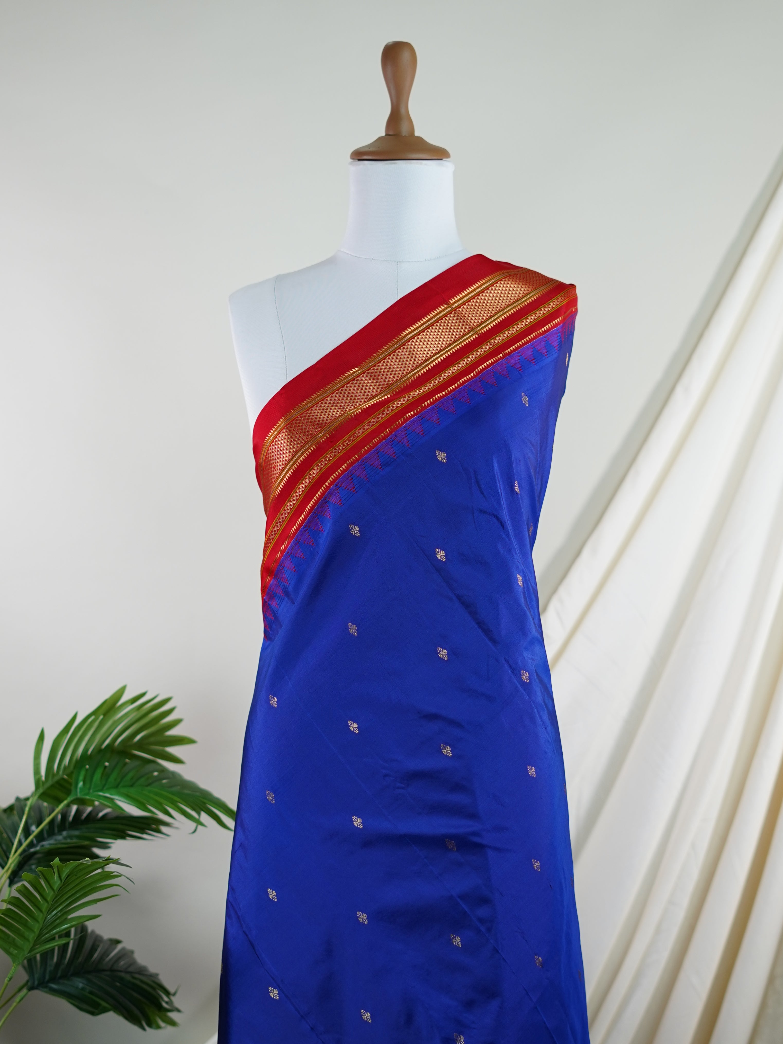 Narayanpet Indigo Blue 100% Pure Silk - Manoranjitham Weaves - Handloom Store