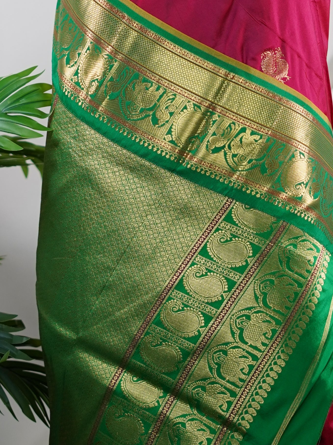 Narayanpet Maroon 100% Pure Silk - Manoranjitham Weaves - Handloom Store