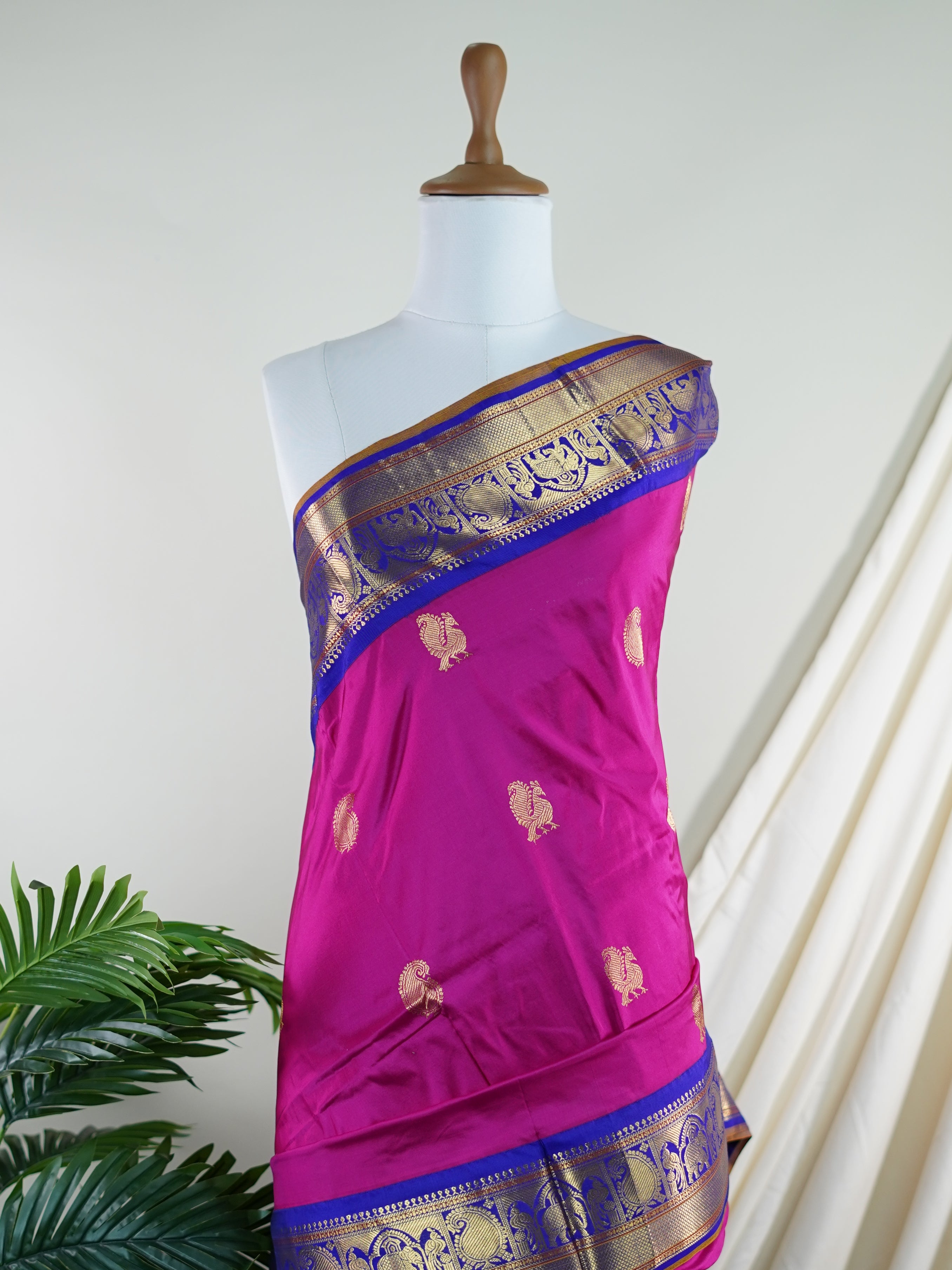 Narayanpet Pink 100% Pure Silk - Manoranjitham Weaves - Handloom Store