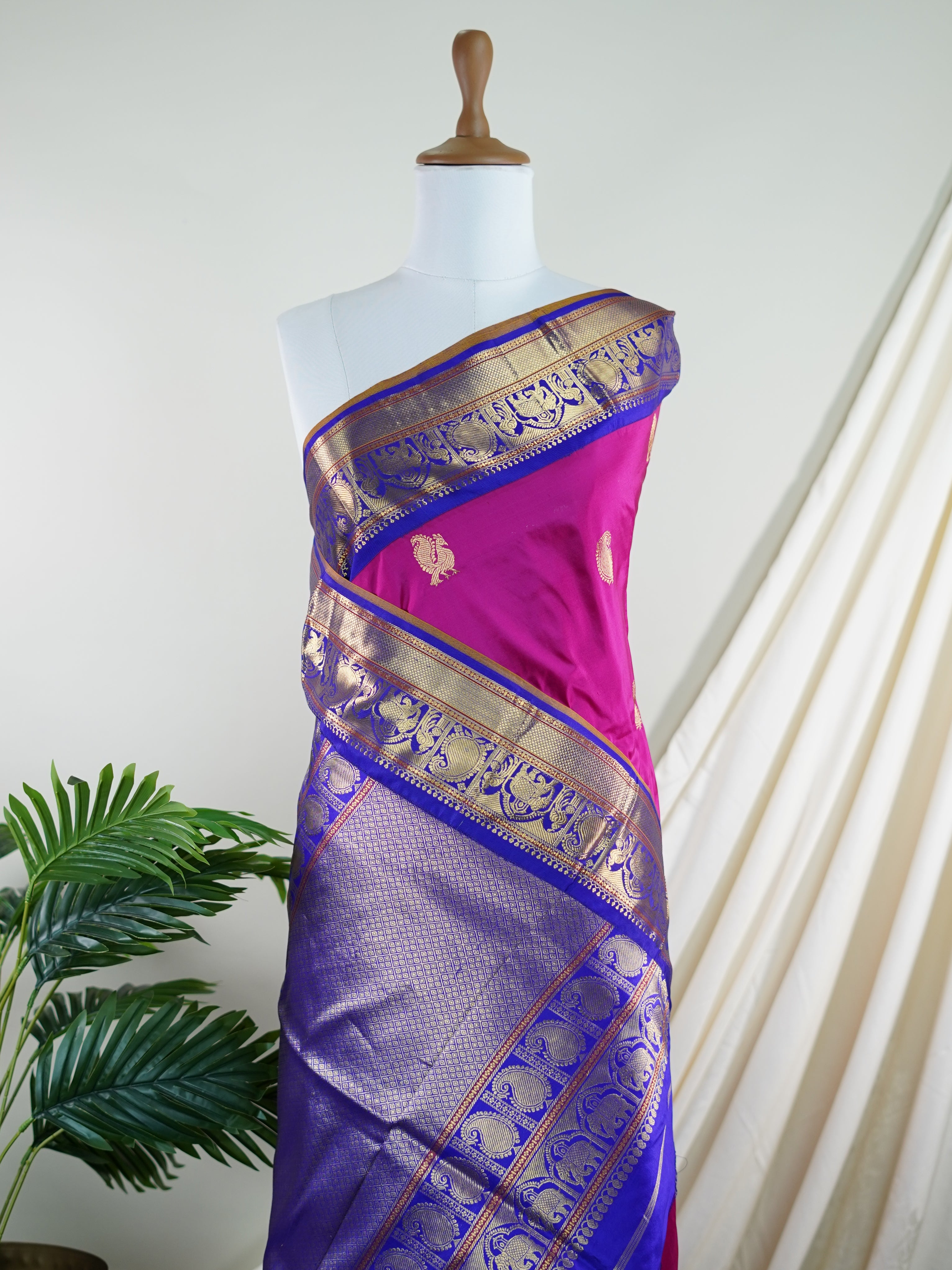 Narayanpet Pink 100% Pure Silk - Manoranjitham Weaves - Handloom Store