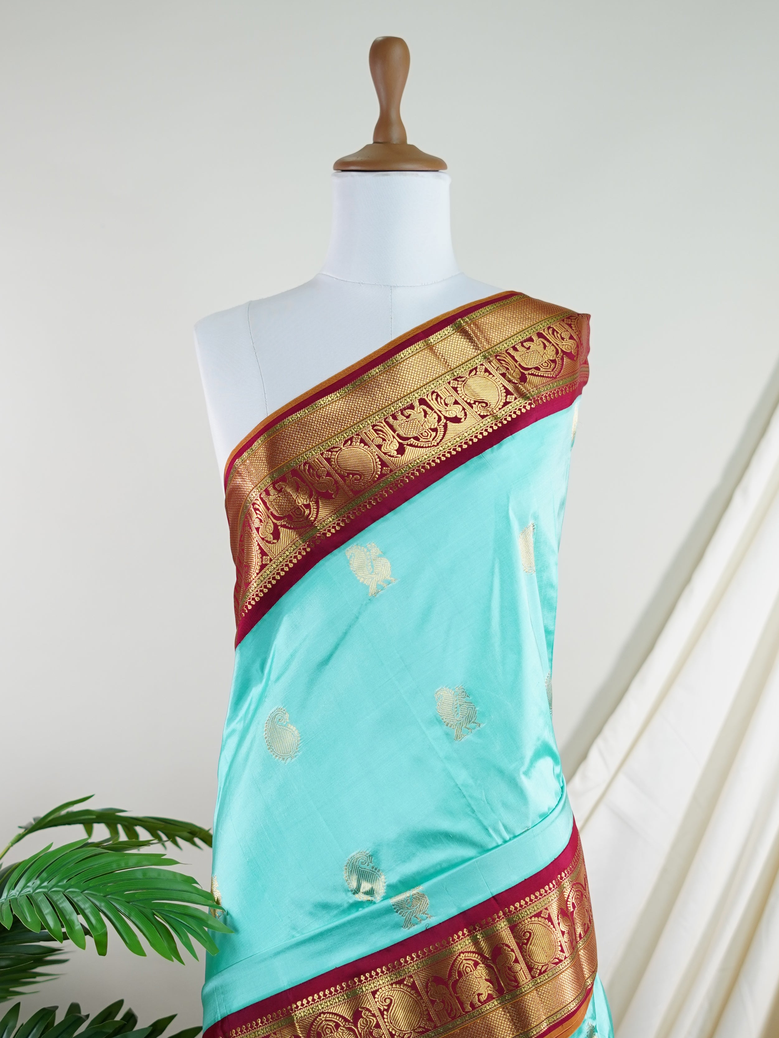 Narayanpet Light Blue 100% Pure Silk - Manoranjitham Weaves - Handloom Store