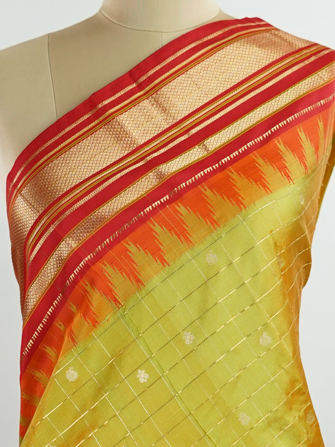 Narayanpet Narayanpet sarees with checks and buttis showcase a perfect blend of tradition and simplicity, featuring intricate motifs woven over classic check patterns.
Their vibrant colors and fine craftsmanship make them elegant choices for any occasion.
Kamalamanohari - Manoranjitham Weaves - Handloom Store