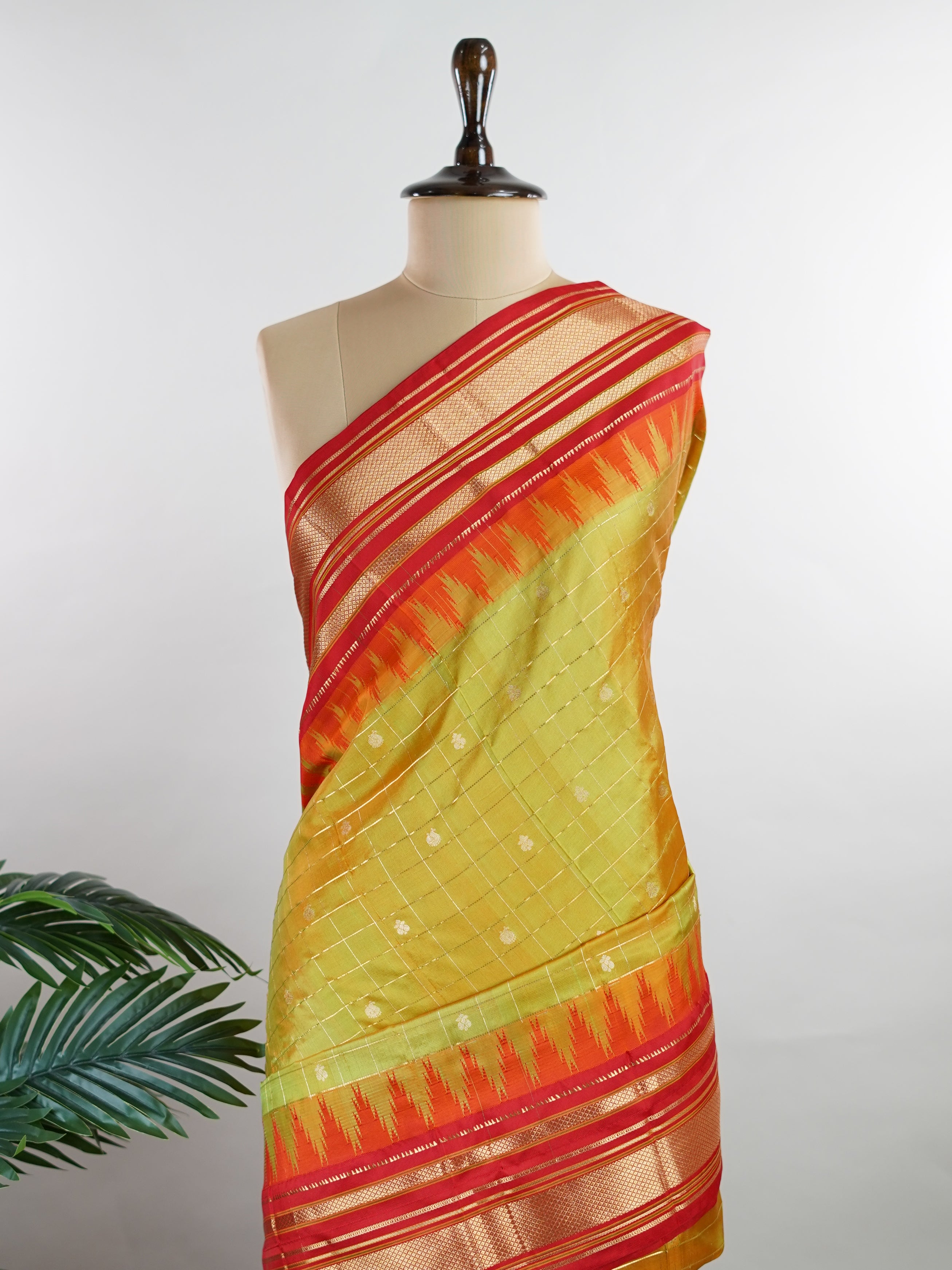 Narayanpet Narayanpet sarees with checks and buttis showcase a perfect blend of tradition and simplicity, featuring intricate motifs woven over classic check patterns.
Their vibrant colors and fine craftsmanship make them elegant choices for any occasion.
Kamalamanohari - Manoranjitham Weaves - Handloom Store