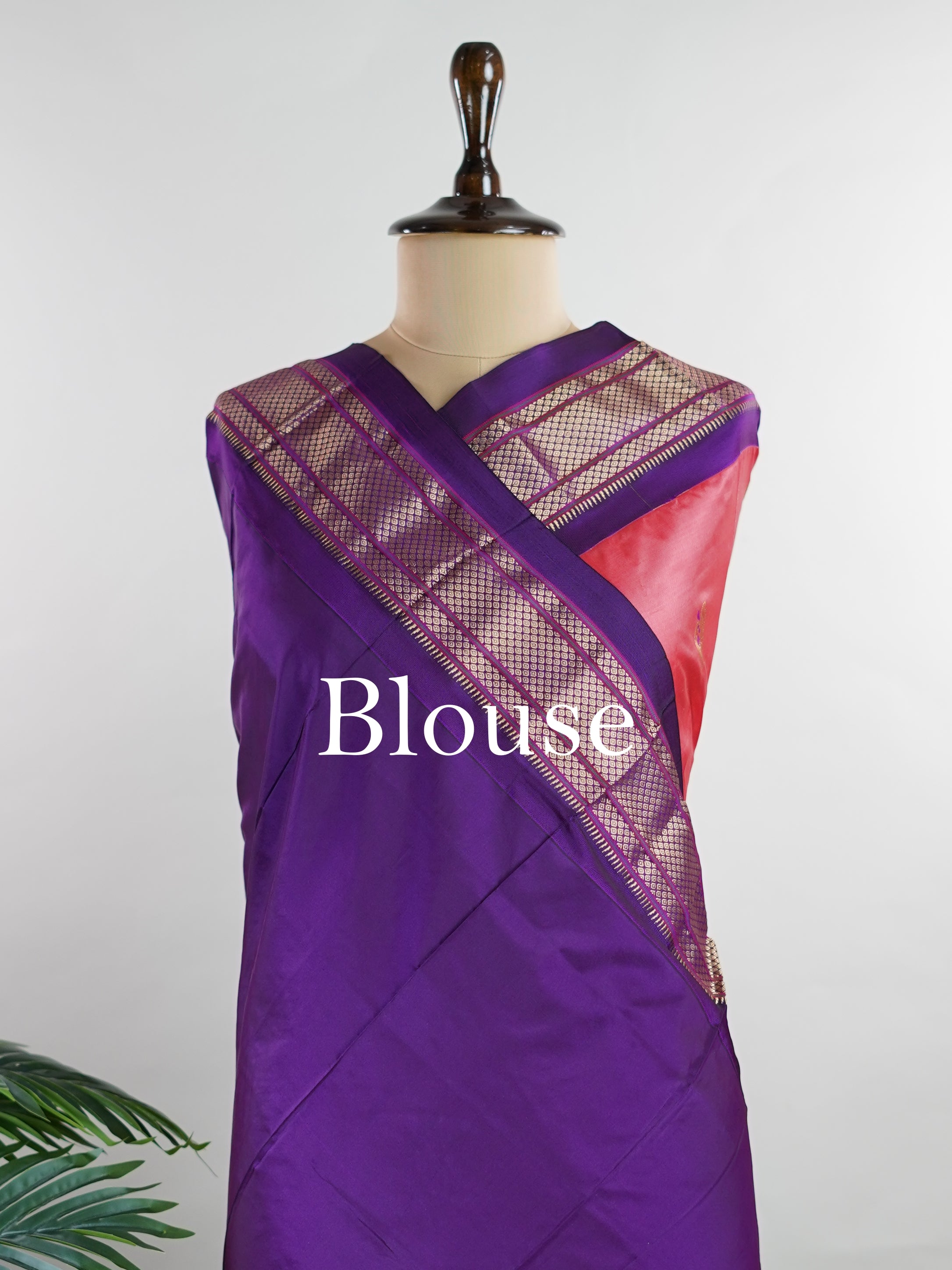 Narayanpet Narayanpet sarees feature elegant plain bodies adorned with delicate buttas, complemented by rich Paithani-style pallus.
These sarees beautifully combine simplicity and tradition, showcasing the perfect harmony of Narayanpet weaving and Paithani artistry. Aparna - Manoranjitham Weaves - Handloom Store