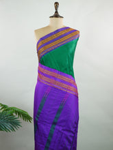 Narayanpet Narayanpet plain sarees are known for their elegant simplicity, featuring rich cotton or silk textures with contrasting borders.
They beautifully blend traditional craftsmanship with everyday comfort, making them perfect for both casual and festive wear. Rajasi - Manoranjitham Weaves - Handloom Store