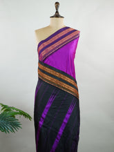 Narayanpet Narayanpet plain sarees are known for their elegant simplicity, featuring rich cotton or silk textures with contrasting borders.
They beautifully blend traditional craftsmanship with everyday comfort, making them perfect for both casual and festive wear. Mahika - Manoranjitham Weaves - Handloom Store
