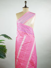 Narayanpet Narayanpet Pattu sarees are known for their lightweight texture and rich borders. Once woven for royalty, these vintage drapes are now making a graceful comeback. A timeless weave that blends tradition with everyday elegance. Padmalochana - Narayanpet Silk Saree | Contrasting Border - Manoranjitham Weaves - Handloom Store