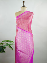 Katan Kattan silk saree featuring geometric patterns. Lightweight and comfortable for regular wear. Arohi - Manoranjitham Weaves - Handloom Store