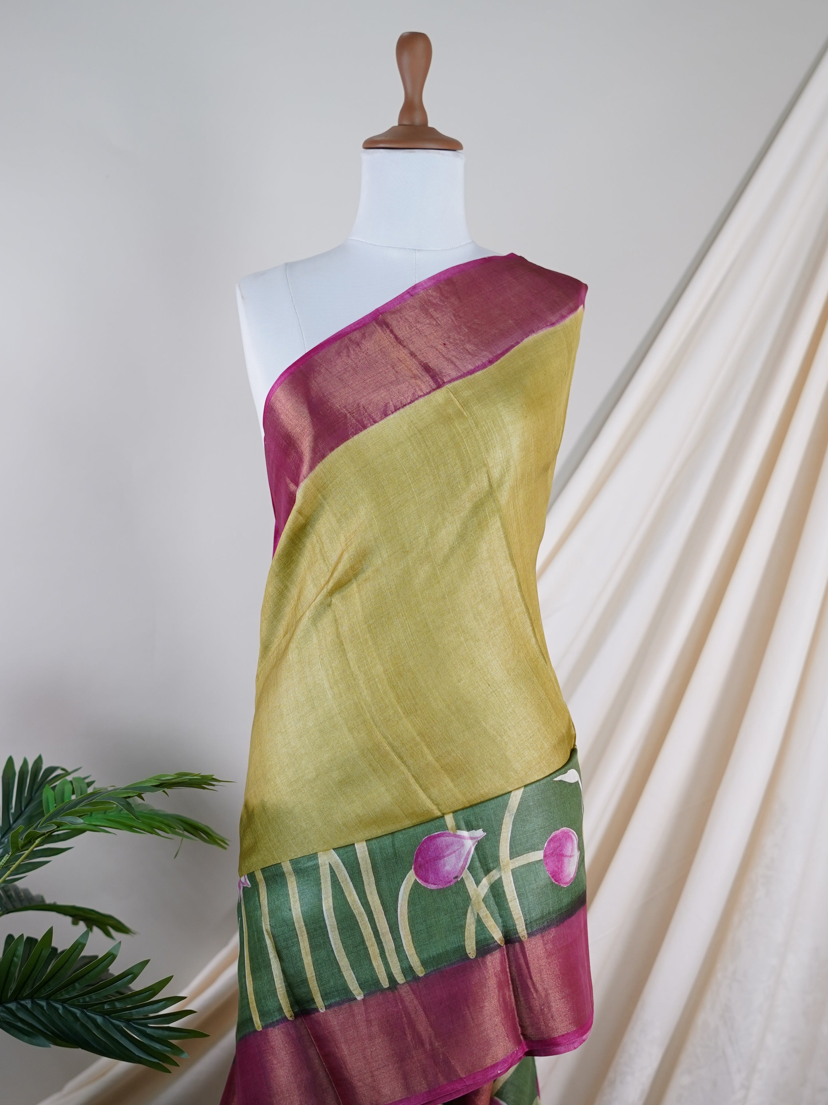 Tussars Green 100% Pure Tussar - Manoranjitham Weaves - Handloom Store