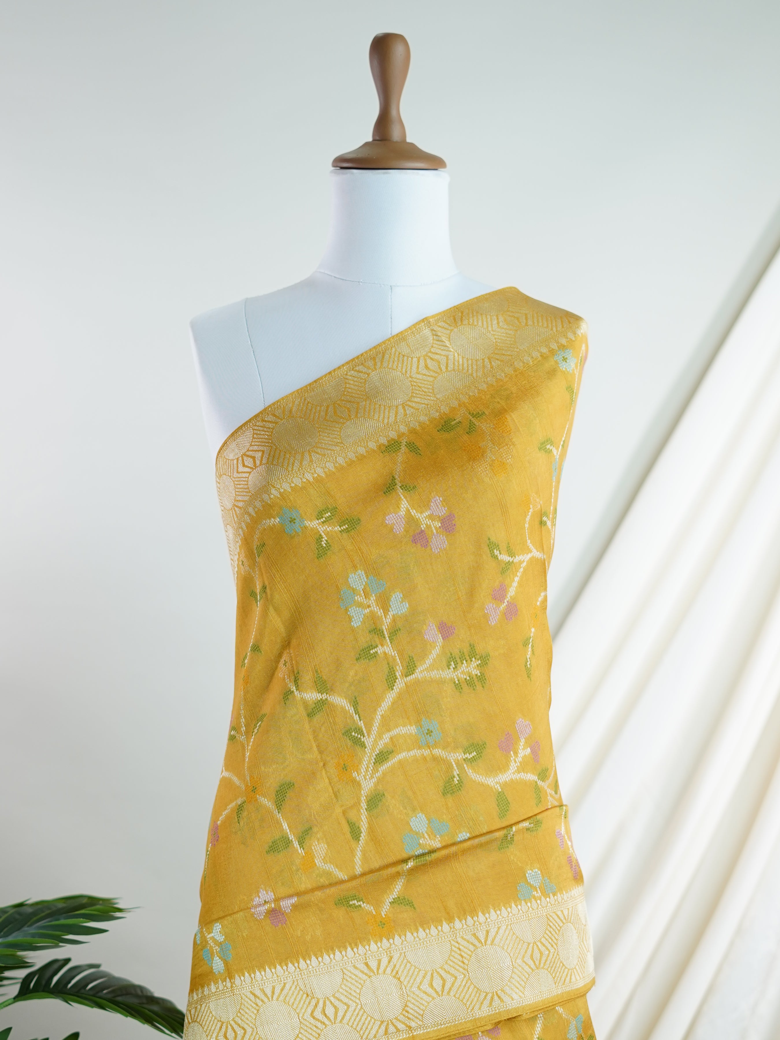 Georgette Yellow Tussar Georgette - Manoranjitham Weaves - Handloom Store