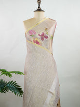 Linen This semi linen tissue saree blends the crisp texture of linen with the soft shimmer of tissue, brought to life through vibrant digital prints. Lightweight and breathable, it’s perfect for daytime elegance with a touch of contemporary flair.
#SemiLinenTissue #DigitalPrintSaree #EffortlessElegance #ModernWeaves #Manoranjitham #ManoranjithamStyle Sahithi - Manoranjitham Weaves - Handloom Store