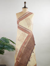 Kota A masterpiece inA breezy Cotton Kota Doria saree adorned with delicate handblock prints and glistening mirror work—light as air, rich in tradition.
Its translucent texture and airy drape make it perfect for summer gatherings and everyday grace.
Every motif is stamped by hand, reflecting the charm of slow craft and timeless elegance.
#HandloomCotton #KotaDoria #BlockPrintSaree #MirrorWork #Manoranjitham Chandrakauns - Manoranjitham Weaves - Handloom Store