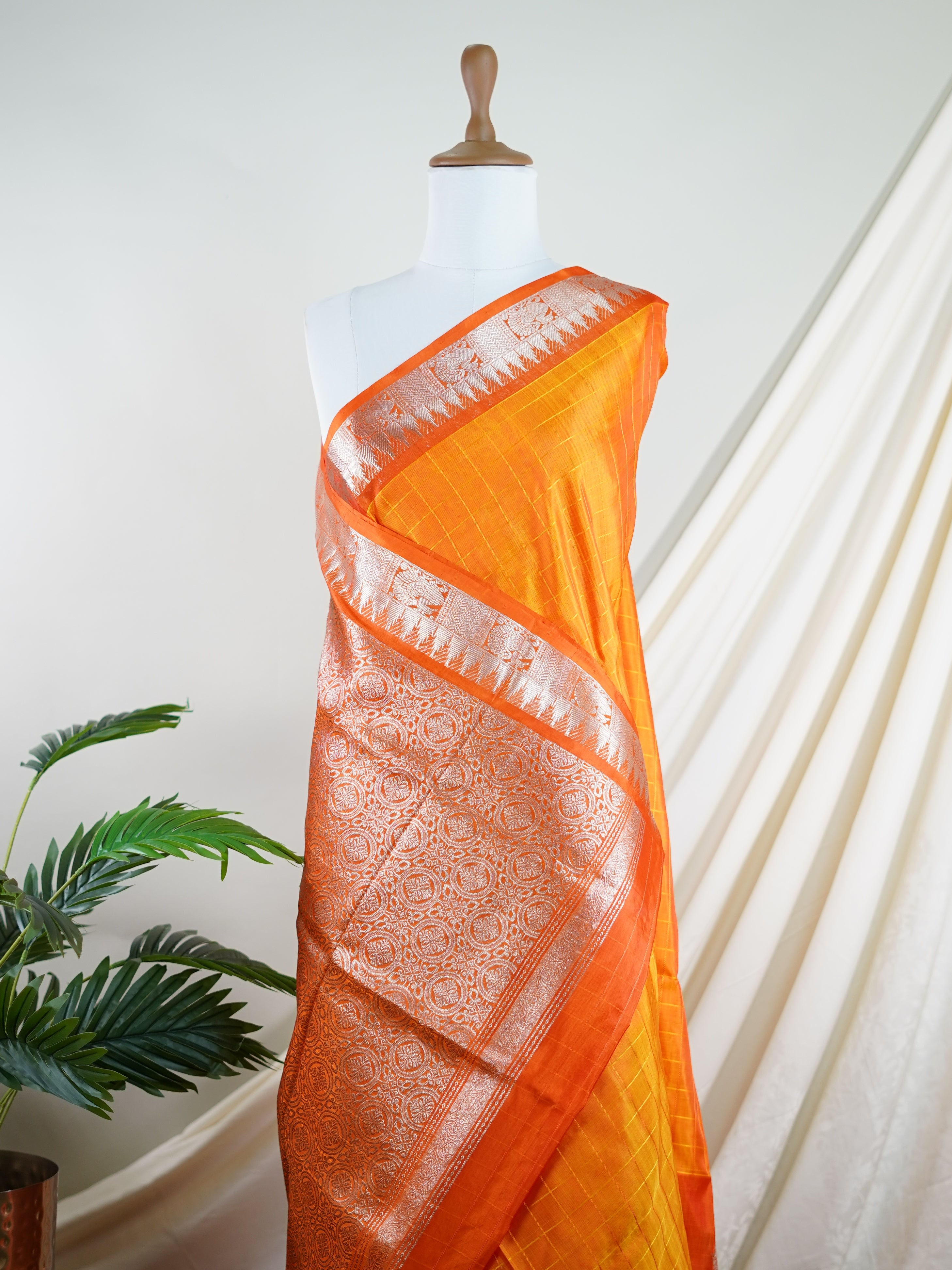 Venkatagiri Silk Mustad Yellow 100% Pure Silk - Manoranjitham Weaves - Handloom Store