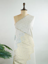 Cotton In soothing grey, this 100% Pure Cotton saree brings quiet beauty to everyday wear.
Floral motifs bloom gently across the body, adding a soft, natural charm.
Woven in Varanasi, it offers breathability and comfort all day long.
A timeless choice for effortless grace.
#PureCottonSaree #GreyElegance #FloralMotifs #VaranasiWeaves #ManoranjithamSarees Anjali - Manoranjitham Weaves - Handloom Store