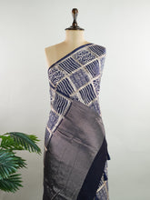 Cotton Classic blue cotton meets the shimmer of gold block prints in a timeless pairing.
Woven in Varanasi, it carries both comfort and quiet luxury.
Perfect for work days, gatherings, or a touch of tradition anytime.
#HandloomCotton #BlockPrintSaree #VaranasiWeaves
Parvathi - Manoranjitham Weaves - Handloom Store