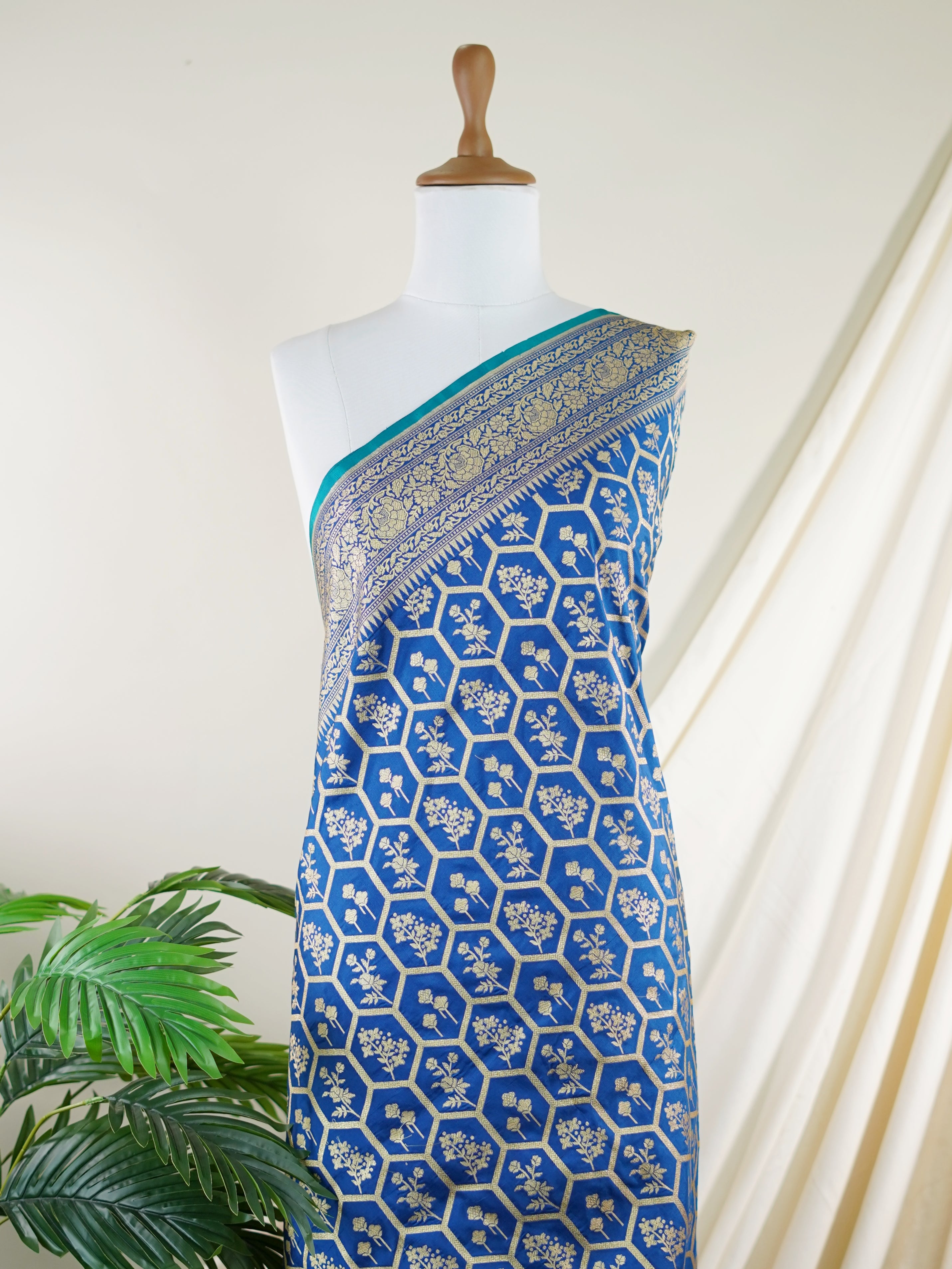 Katan Navy Blue 100% Pure Katan Silk - Manoranjitham Weaves - Handloom Store