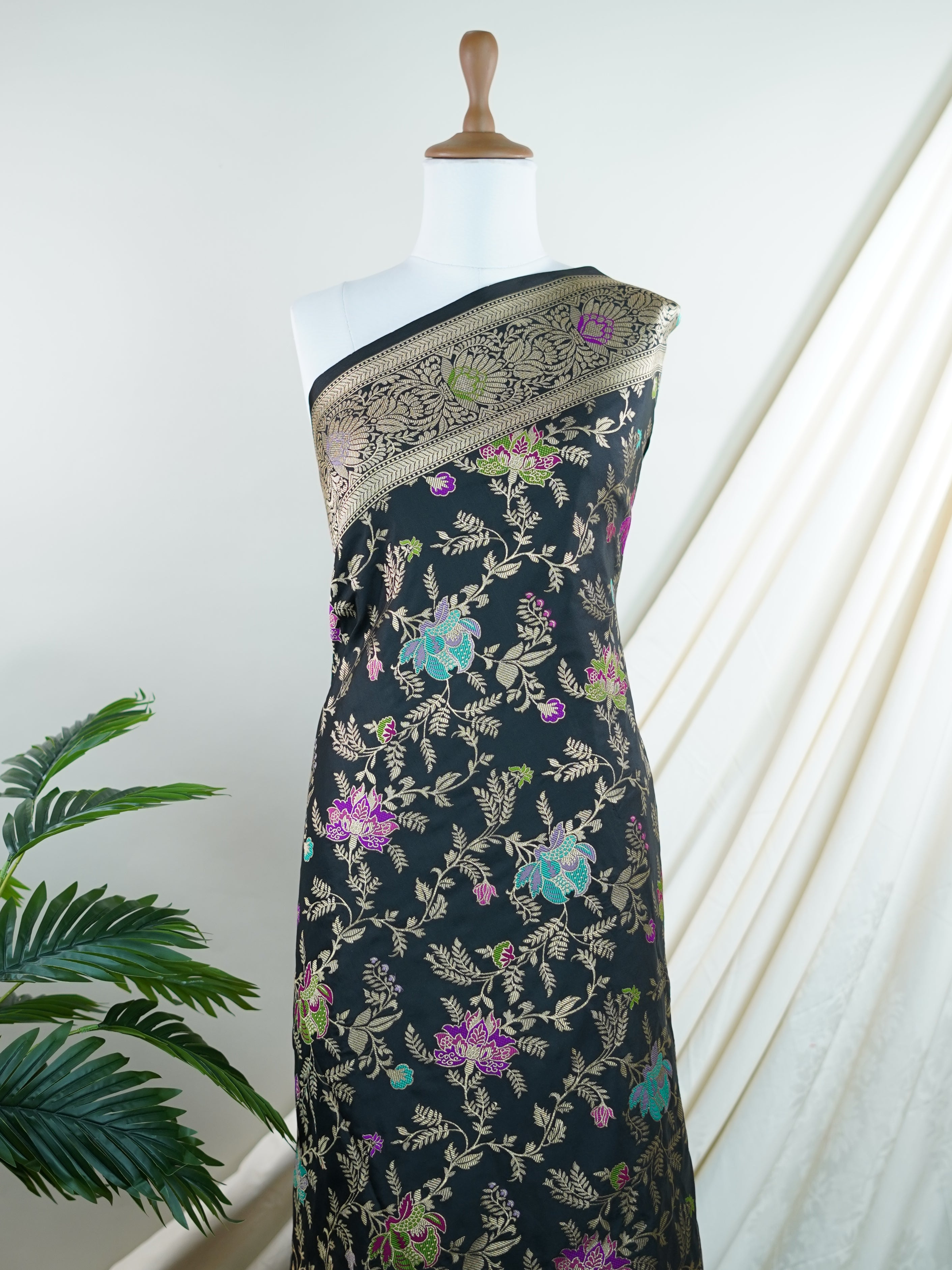 Katan Black Katan Semi Silk - Manoranjitham Weaves - Handloom Store