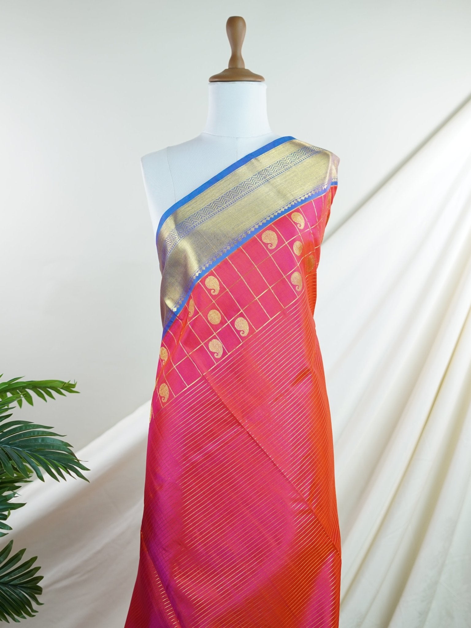 Venkatagiri Silk 100% Pure Silk - Manoranjitham Weaves - Handloom Store