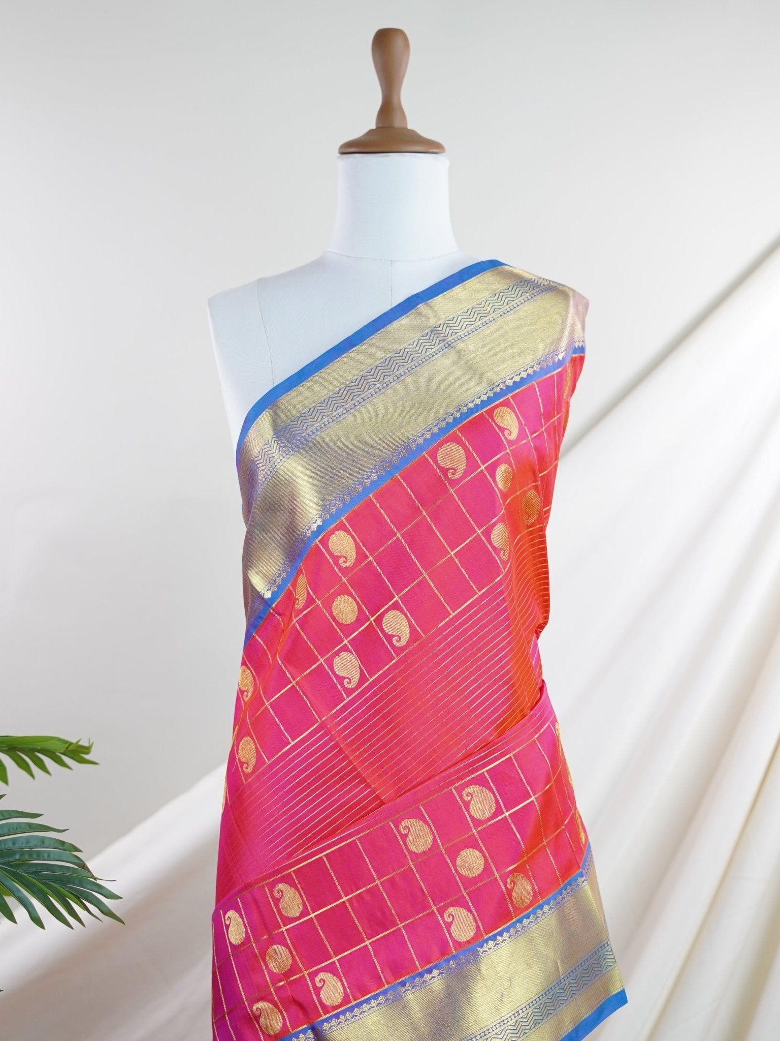 Venkatagiri Silk 100% Pure Silk - Manoranjitham Weaves - Handloom Store