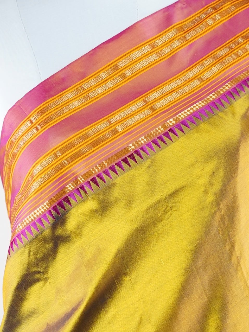 Narayanpet Olive Green 100% Pure Silk - Manoranjitham Weaves - Handloom Store