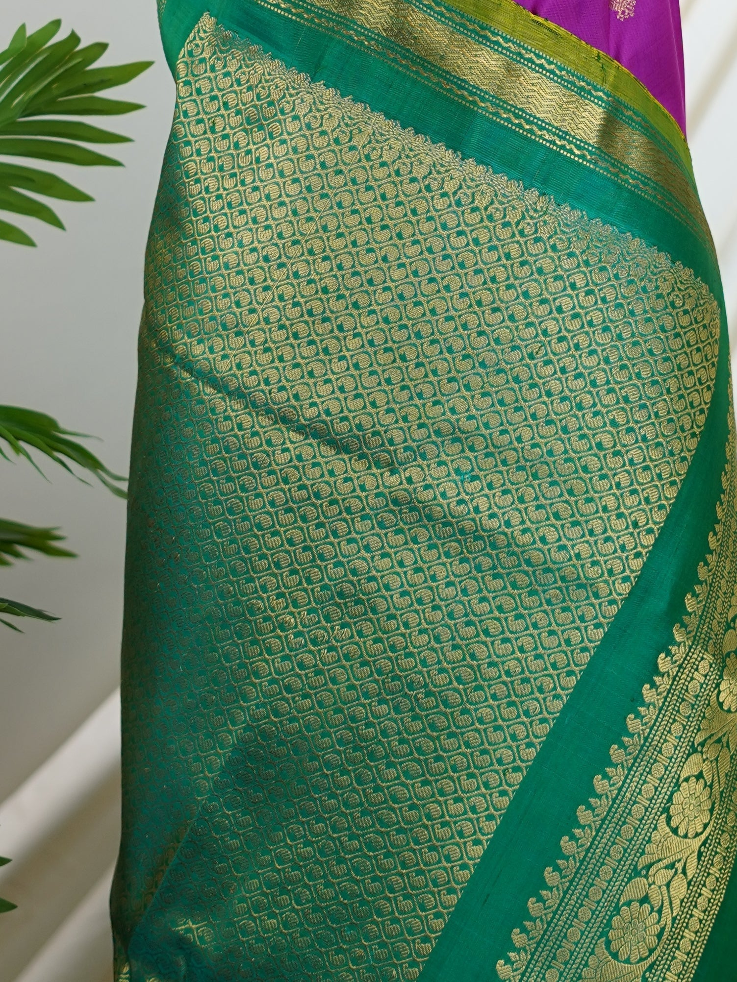 Gadwal Silk Magenta Pink 100% Pure Silk - Manoranjitham Weaves - Handloom Store