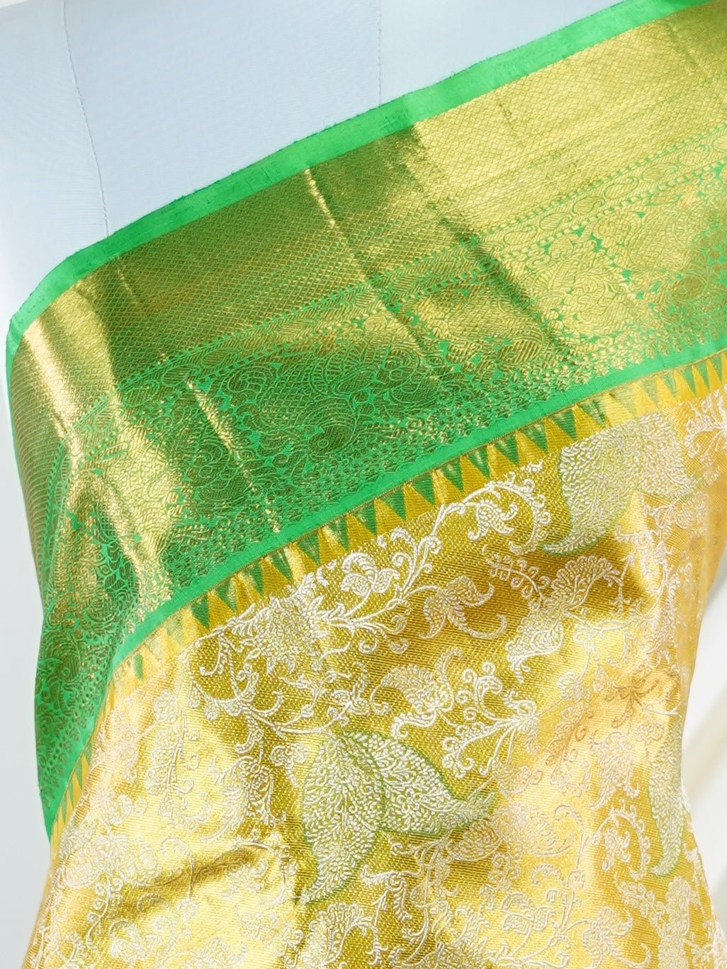 Kanchipuram Silk Green 100% Pure Silk - Manoranjitham Weaves - Handloom Store
