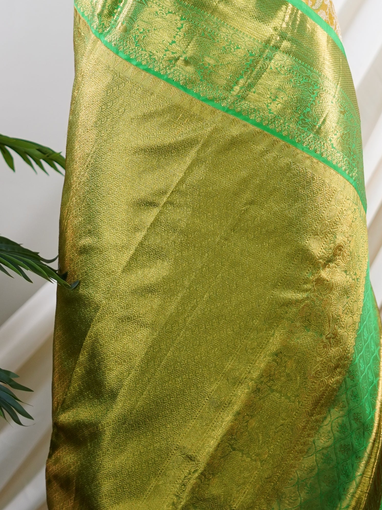 Kanchipuram Silk Green 100% Pure Silk - Manoranjitham Weaves - Handloom Store