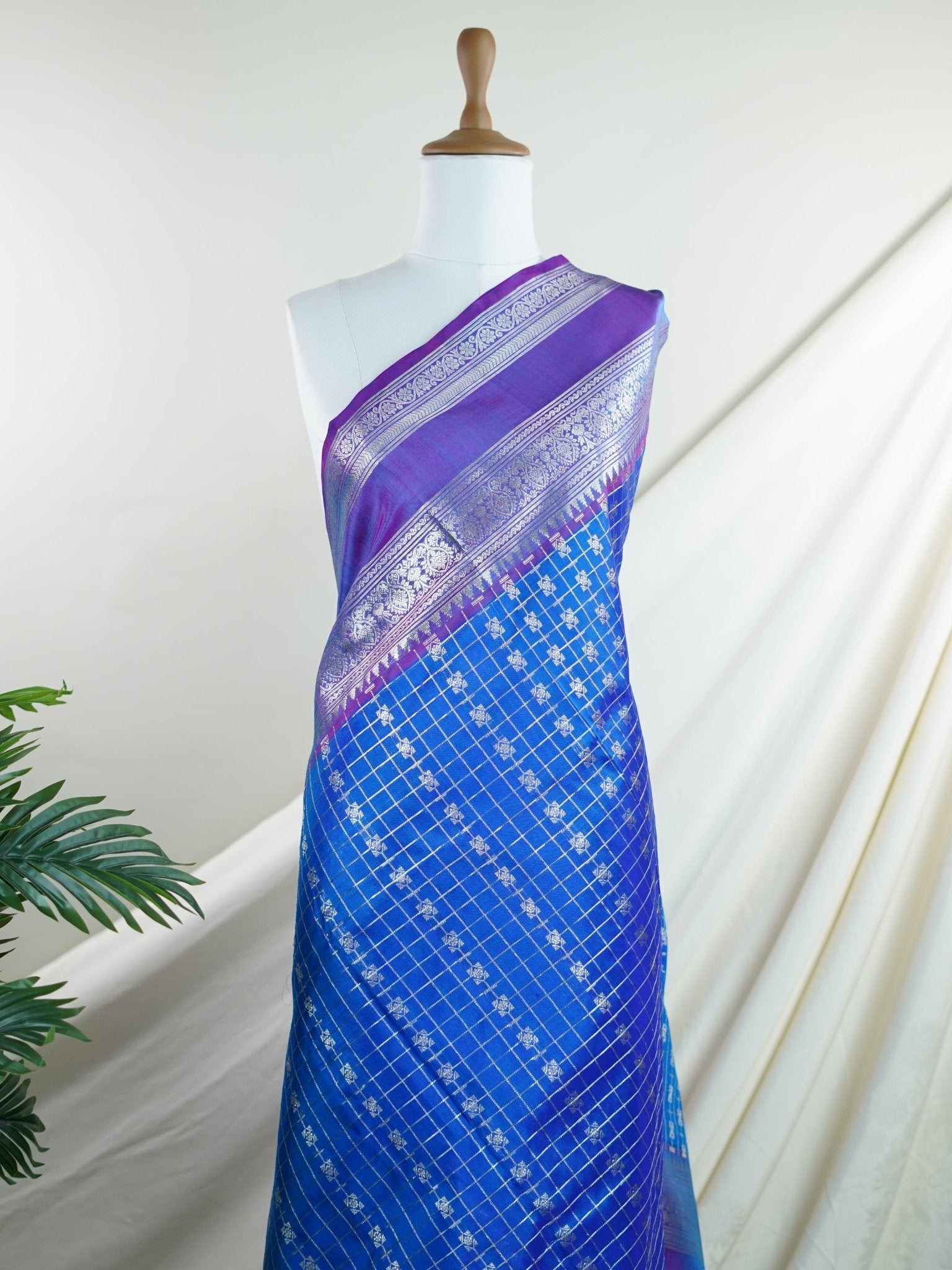 Venkatagiri Silk 100% Pure Silk - Manoranjitham Weaves - Handloom Store