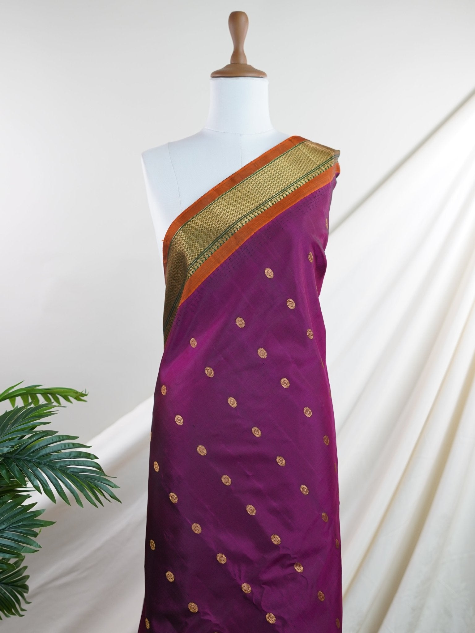 Gadwal Silk 100% Pure Silk - Manoranjitham Weaves - Handloom Store