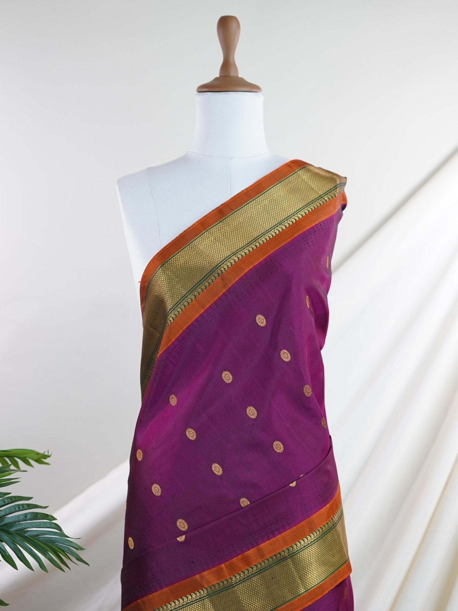Gadwal Silk 100% Pure Silk - Manoranjitham Weaves - Handloom Store