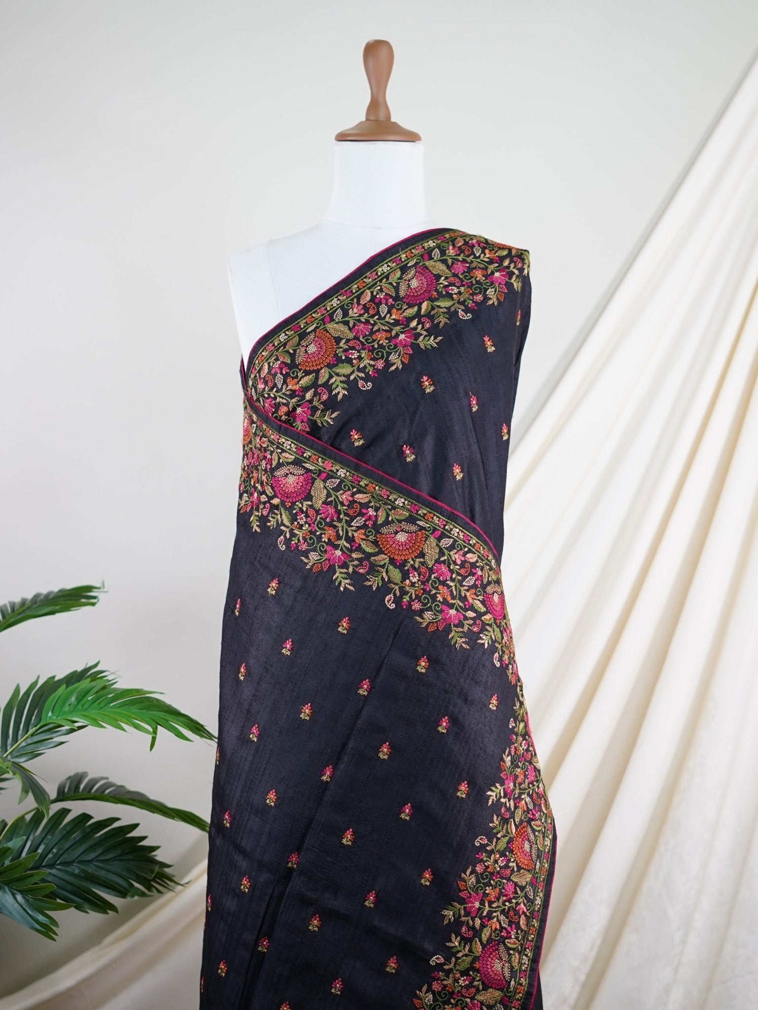 Tussars Black 100% Pure Tussar - Manoranjitham Weaves - Handloom Store